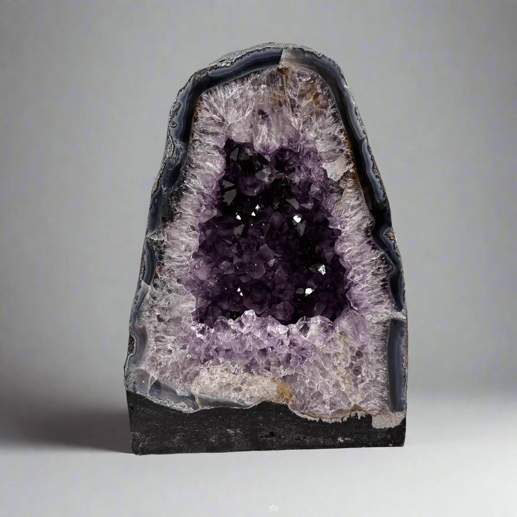 Kalifano Amethyst Amethyst Geode Cathedral from Brazil - 11" / 25 lbs BAG2800.016