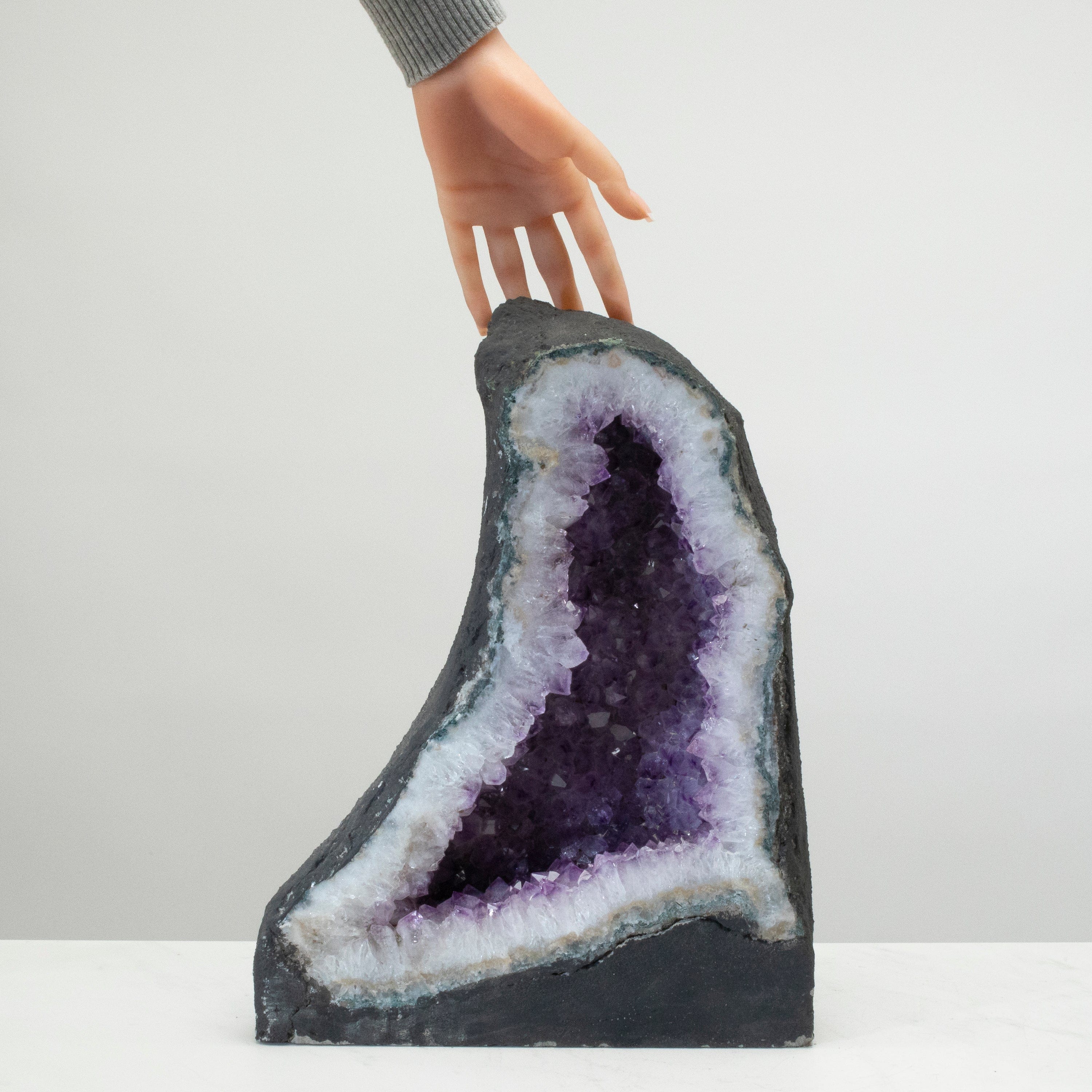 Kalifano Amethyst Amethyst Geode Cathedral from Brazil - 15.5" / 34.1 lbs BAG4800.010