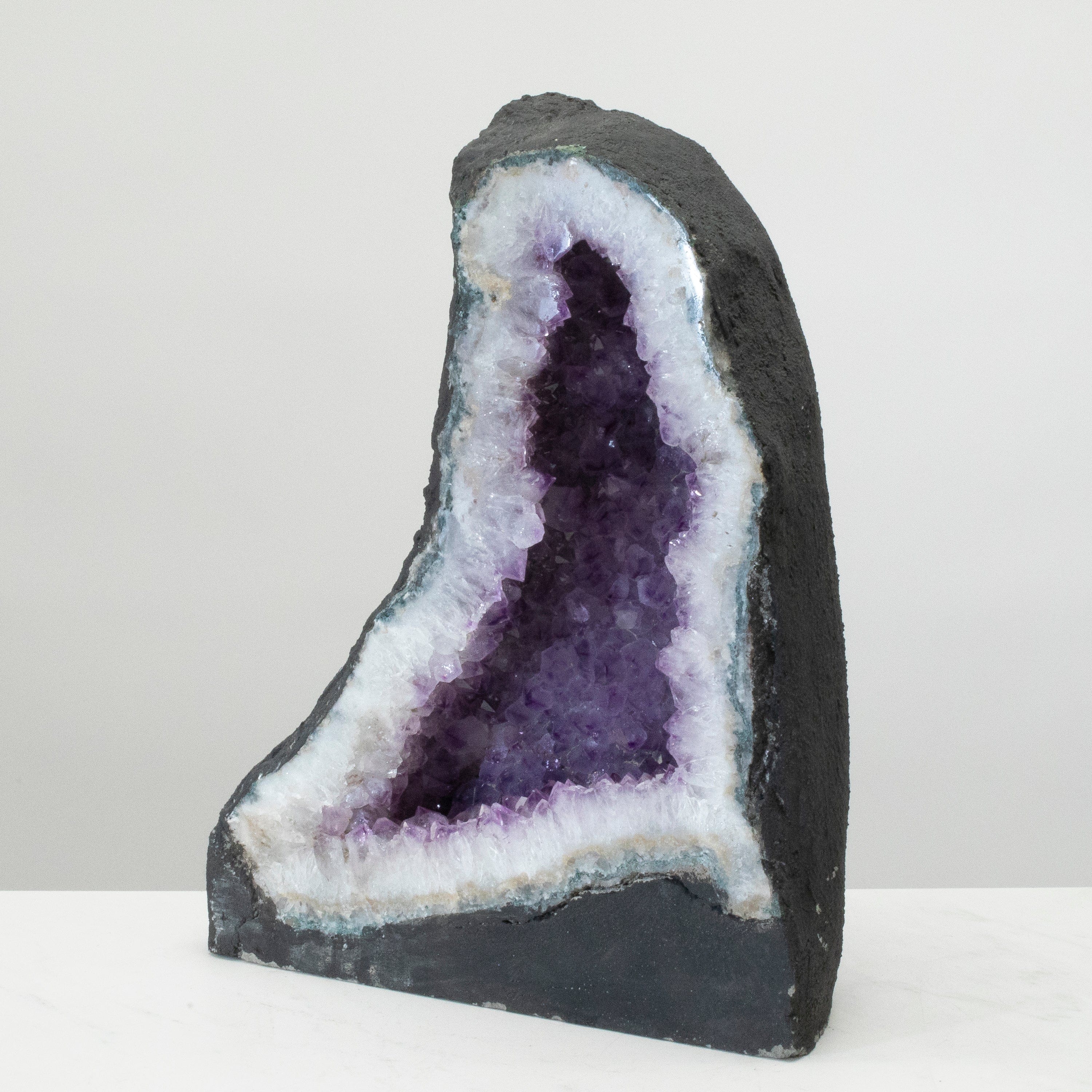 Kalifano Amethyst Amethyst Geode Cathedral from Brazil - 15.5" / 34.1 lbs BAG4800.010