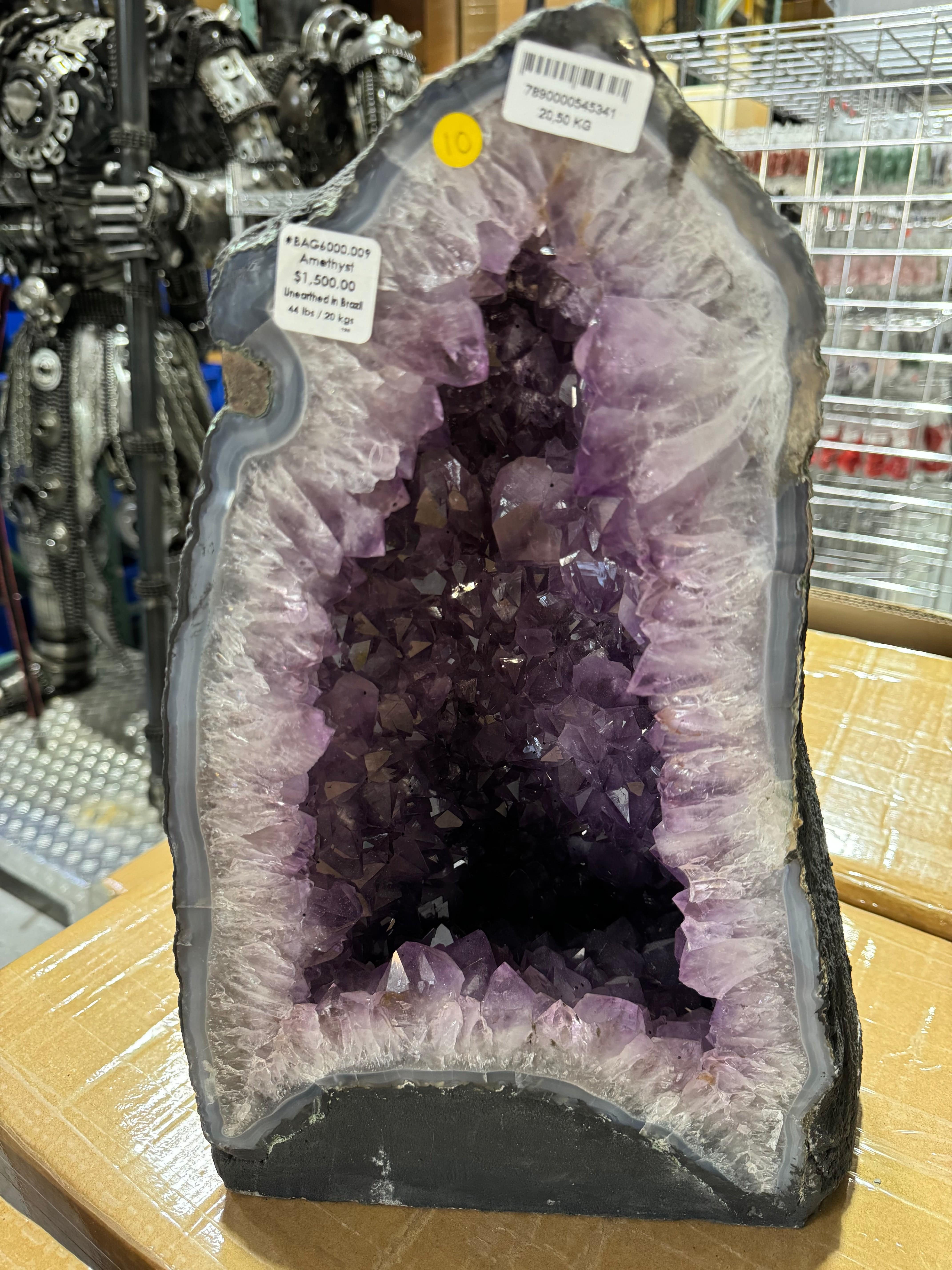 Kalifano Amethyst Amethyst Geode Cathedral from Brazil - 16" / 44 lbs BAG6000.010