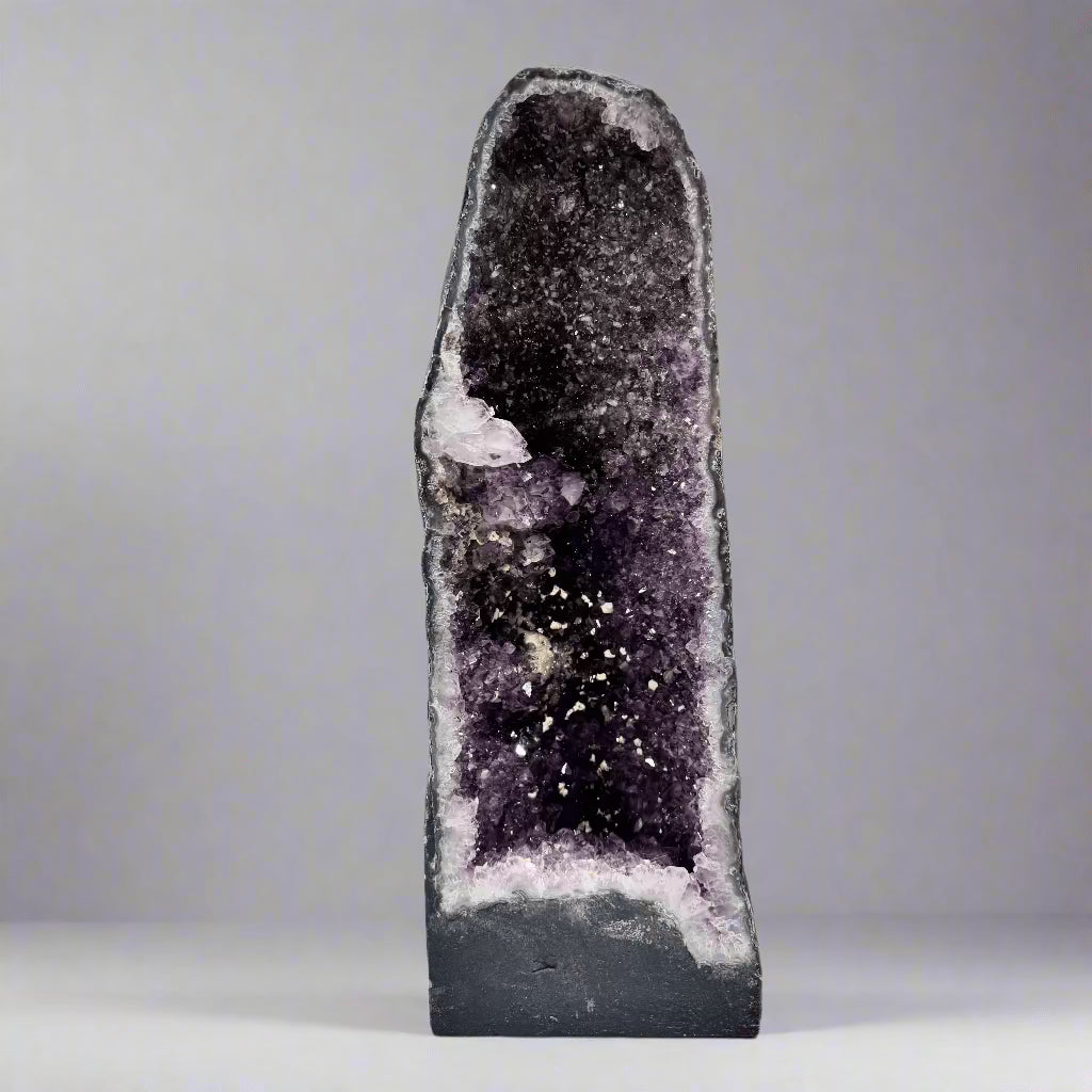Kalifano Amethyst Amethyst Geode Cathedral from Brazil - 17" / 23 lbs BAG3600.023