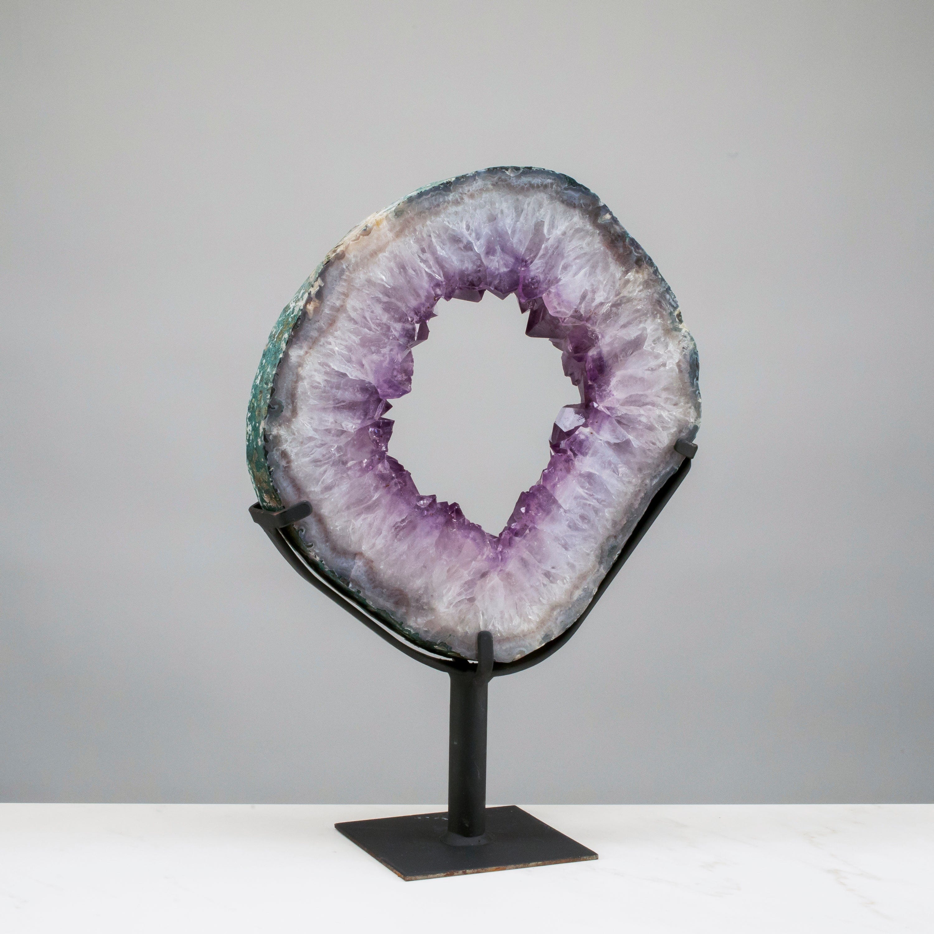 Kalifano Amethyst Amethyst Geode Slice Ring from Brazil on Custom Stand- 14" / 12 lbs BAGR1400