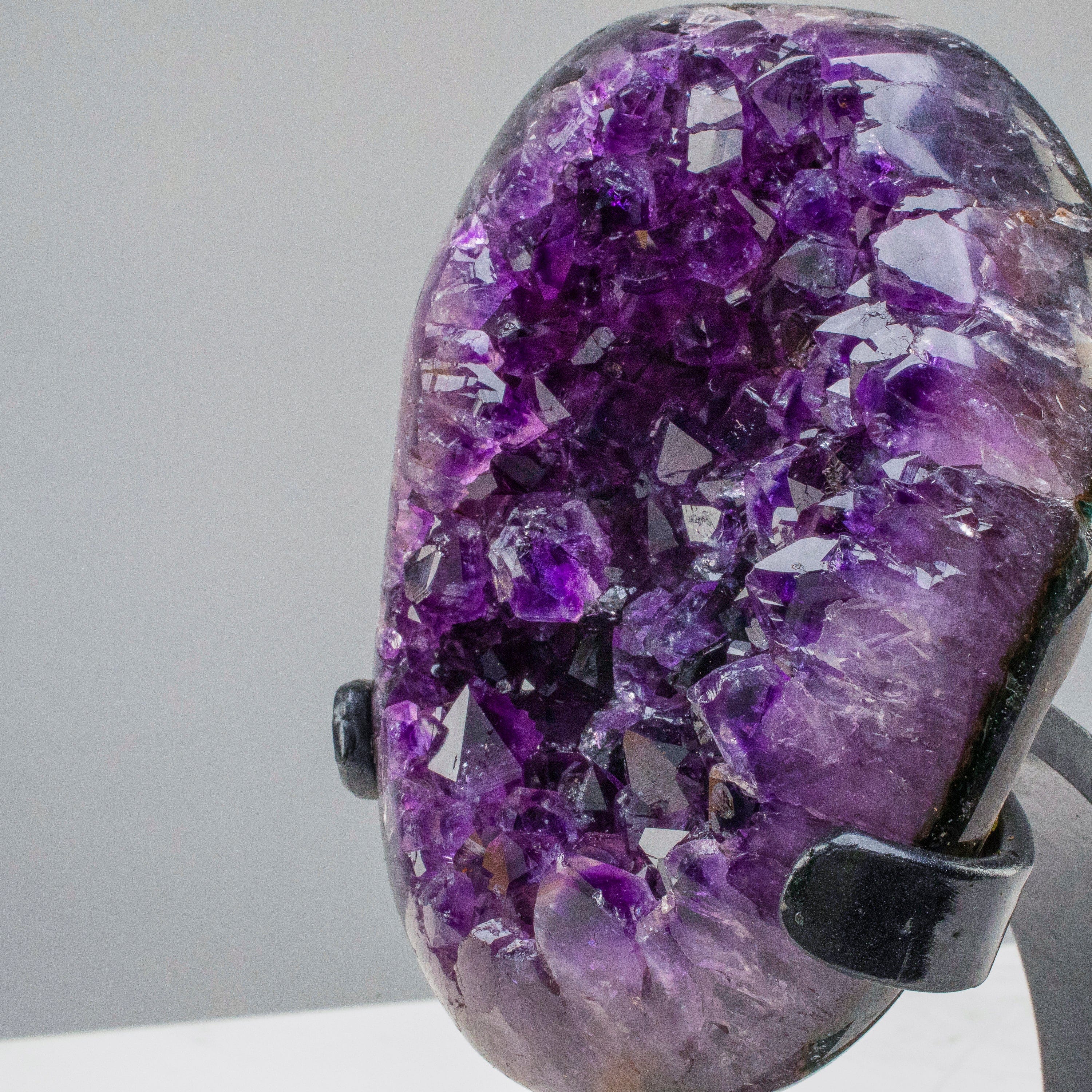 Kalifano Amethyst Large Uruguayan Amethyst Geode on Custom Stand - 10" / 5.5 lbs - AAA Grade UAG1600-A