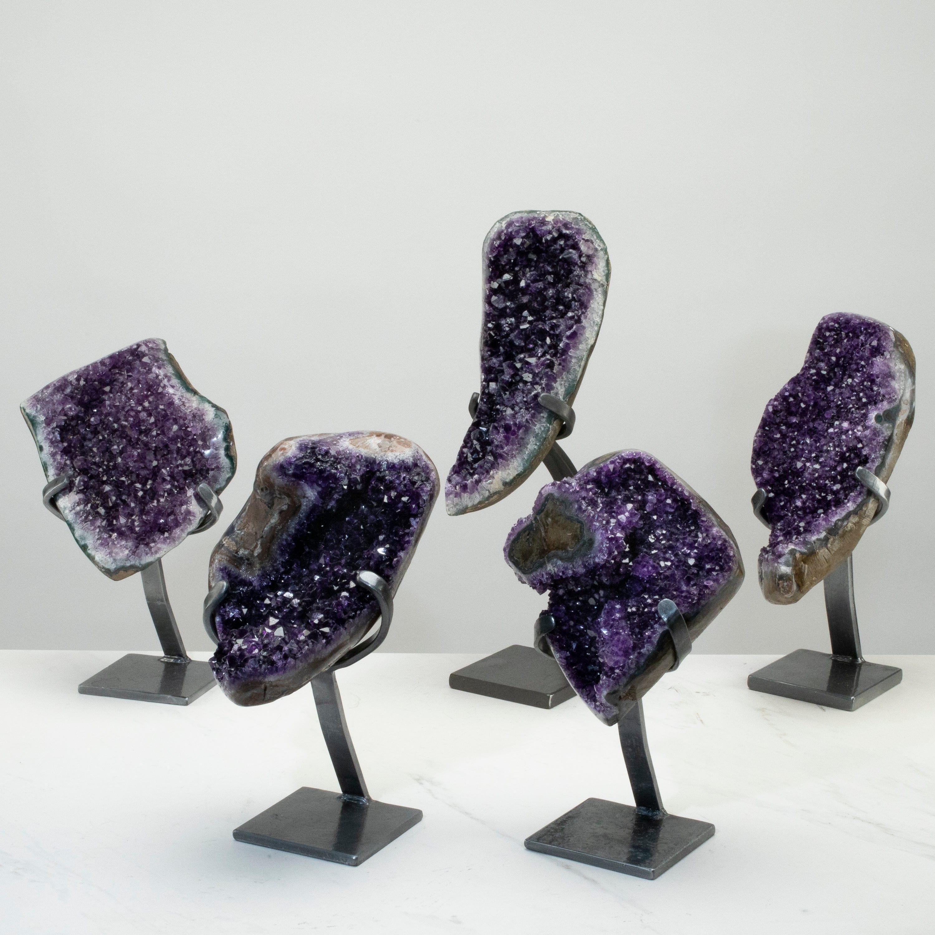 Kalifano Amethyst Uruguayan Amethyst Geode on Custom Stand - 12" / 8 lbs - (Best Quality) UAG2800-A