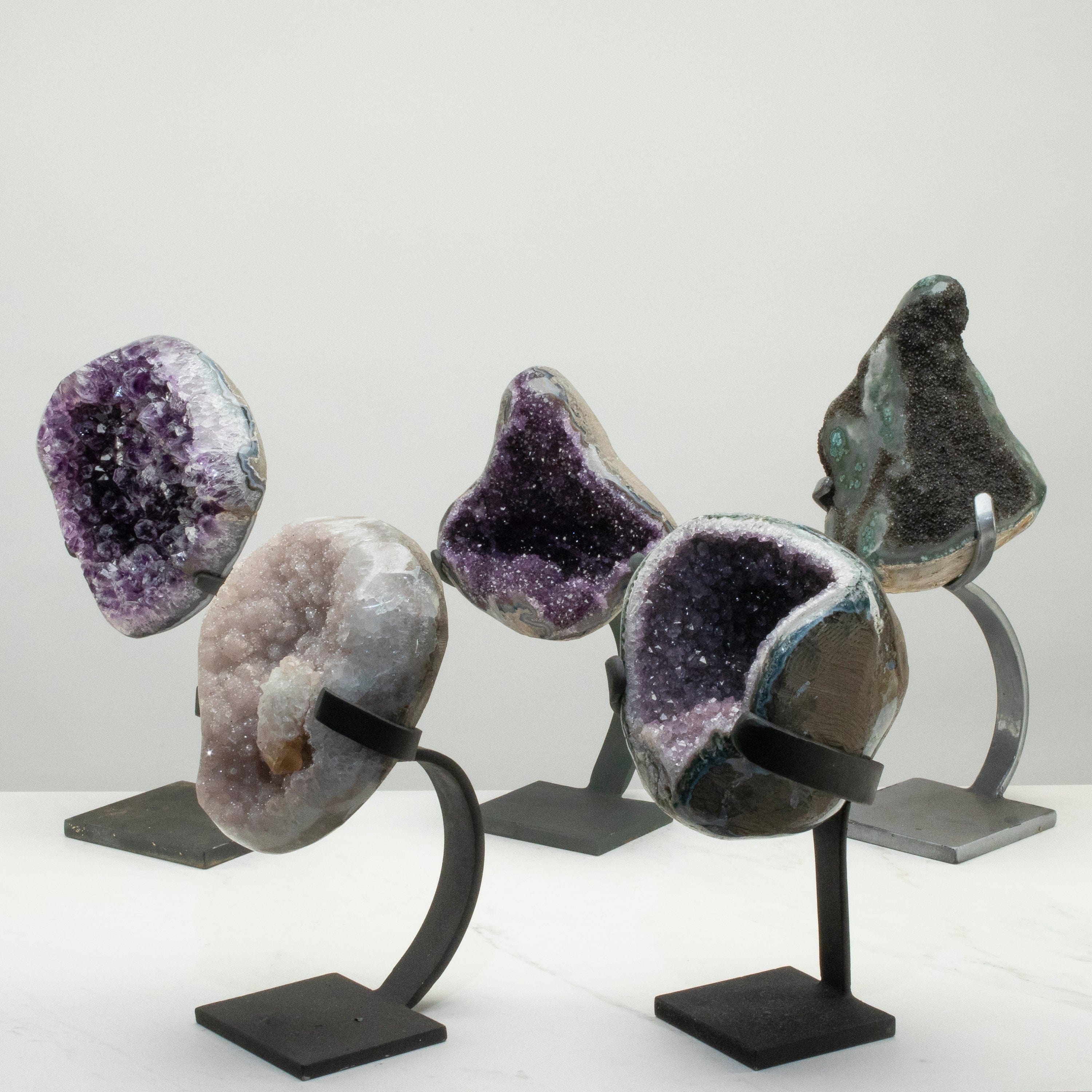 Kalifano Amethyst Uruguayan Amethyst Geode on Custom Stand  - 13" / 11 lbs (Good Quality) UAG2000-C