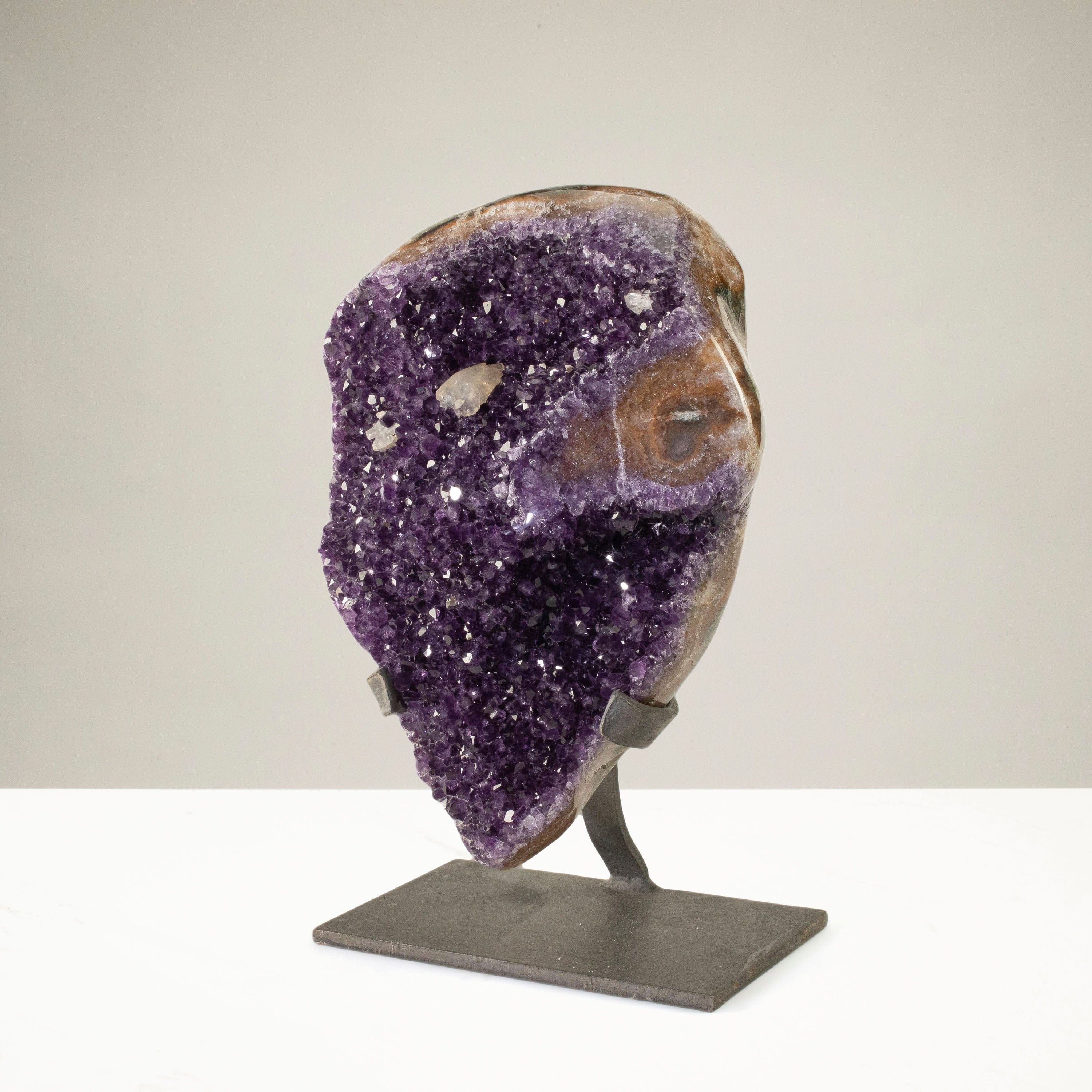 Kalifano Amethyst Uruguayan Amethyst Geode on Custom Stand - 13.2 lbs / 11 in. UAG6000.008