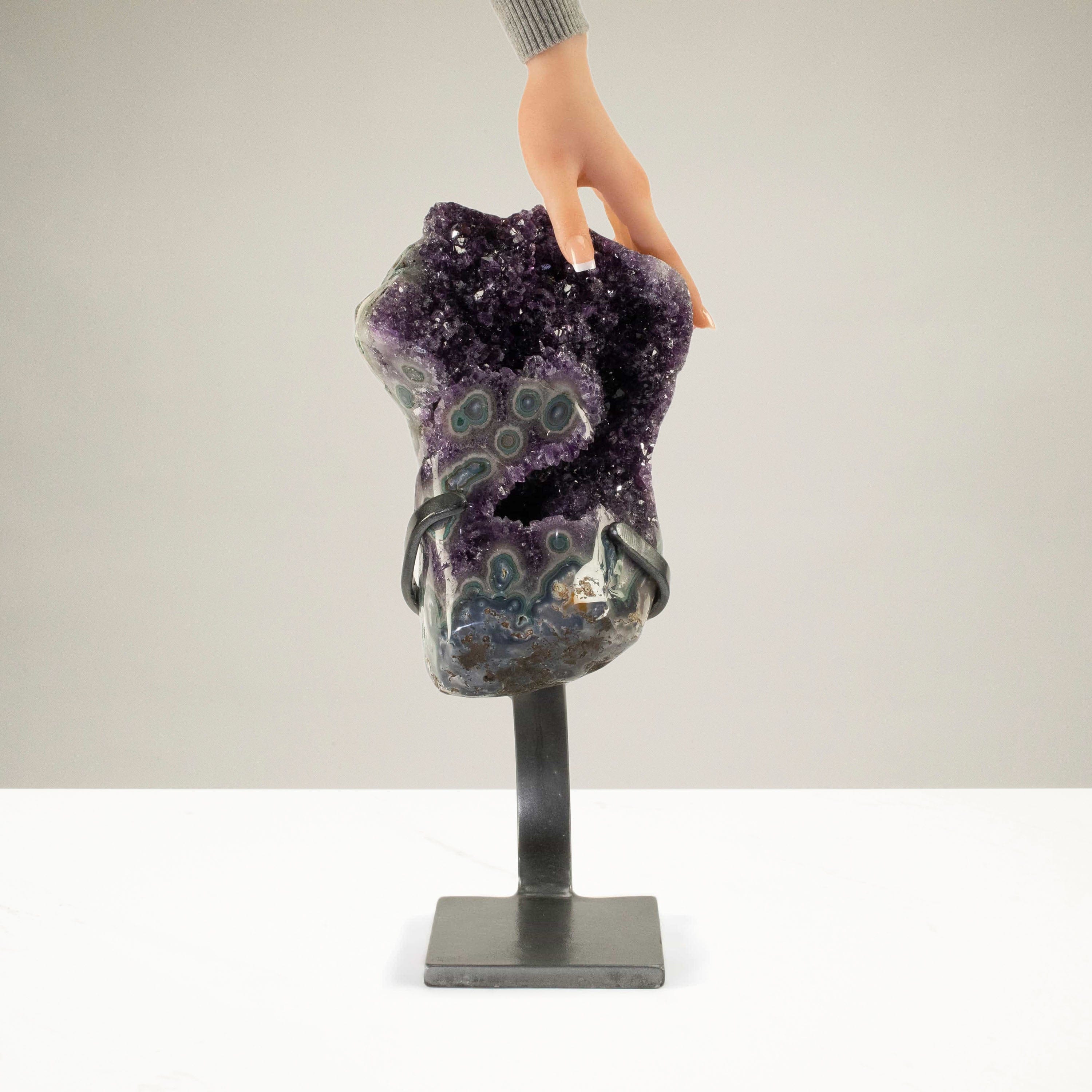 Kalifano Amethyst Uruguayan Amethyst Geode on Custom Stand - 17.4 lbs / 16.5 in. UAG7900.009