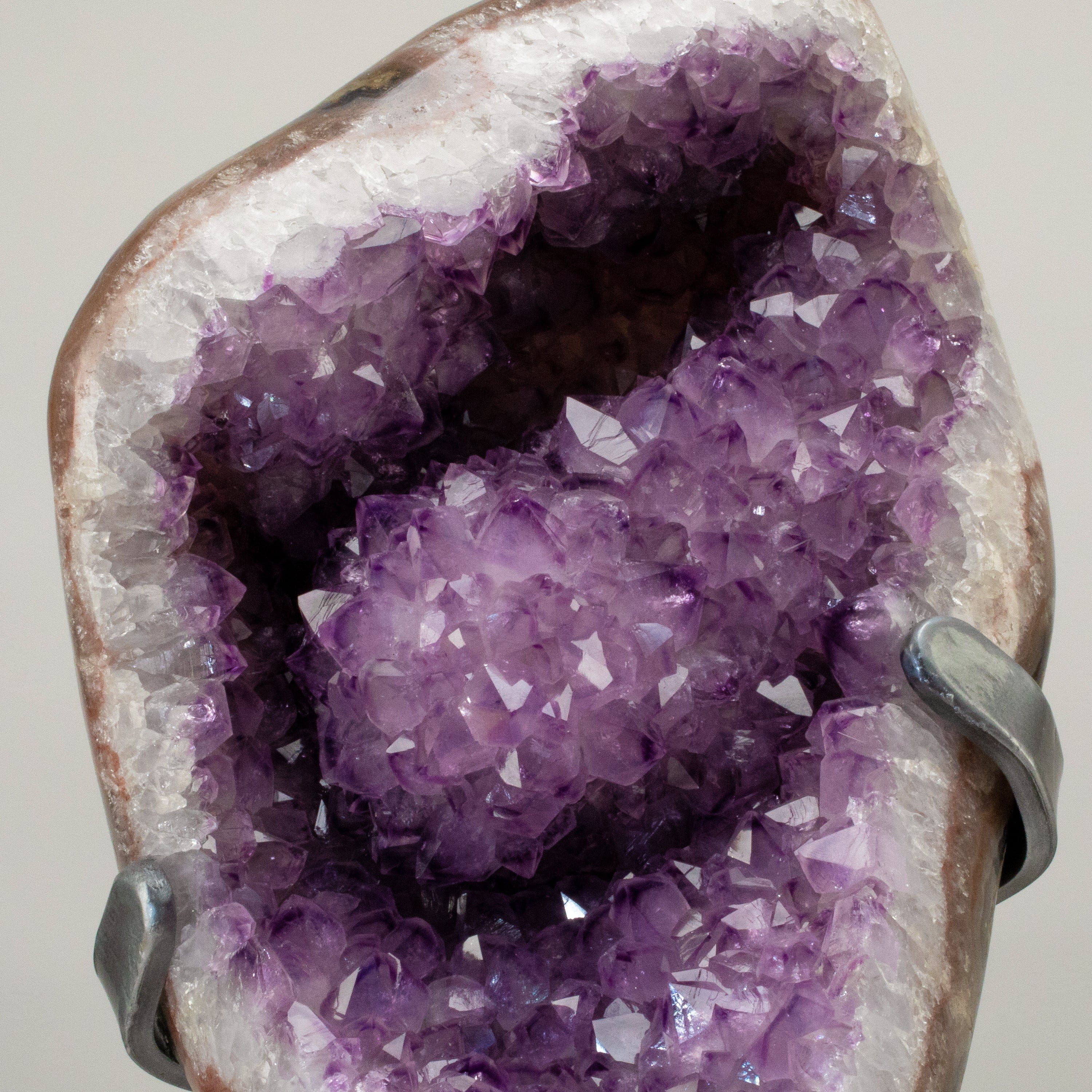 Kalifano Amethyst Uruguayan Amethyst Geode on Custom Stand - 17.5" / 24 lbs UAG6400.008