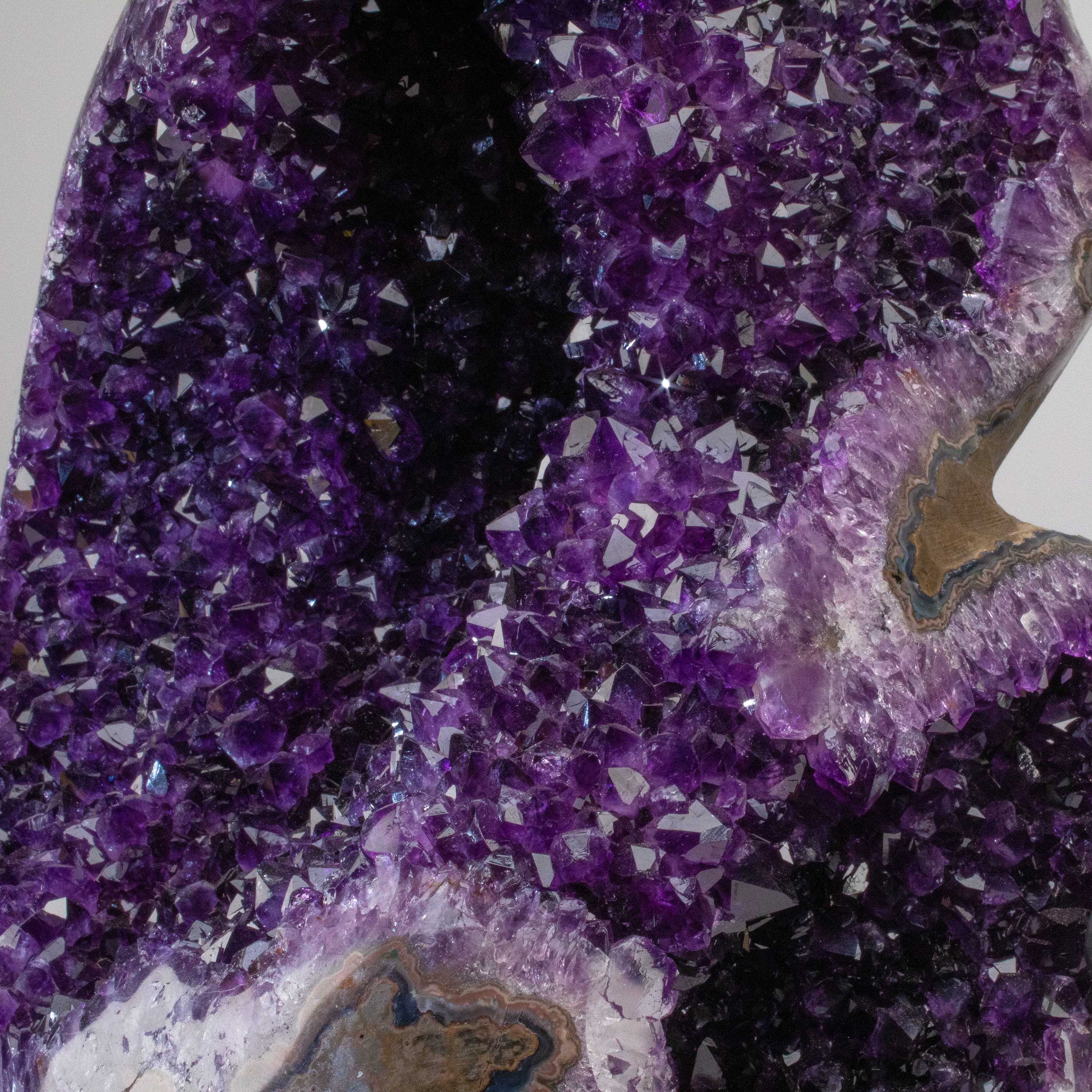 Kalifano Amethyst Uruguayan Amethyst Geode on Custom Stand - 24.5" / 58 lbs UAG26000.002