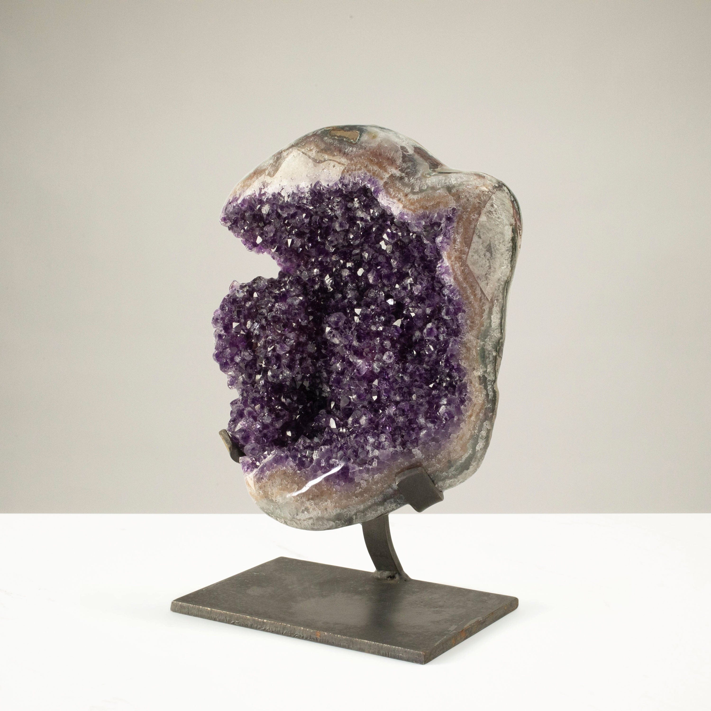 Kalifano Amethyst Uruguayan Amethyst Geode on Custom Stand - 9.6 lbs / 10.5 in. UAG4400.009