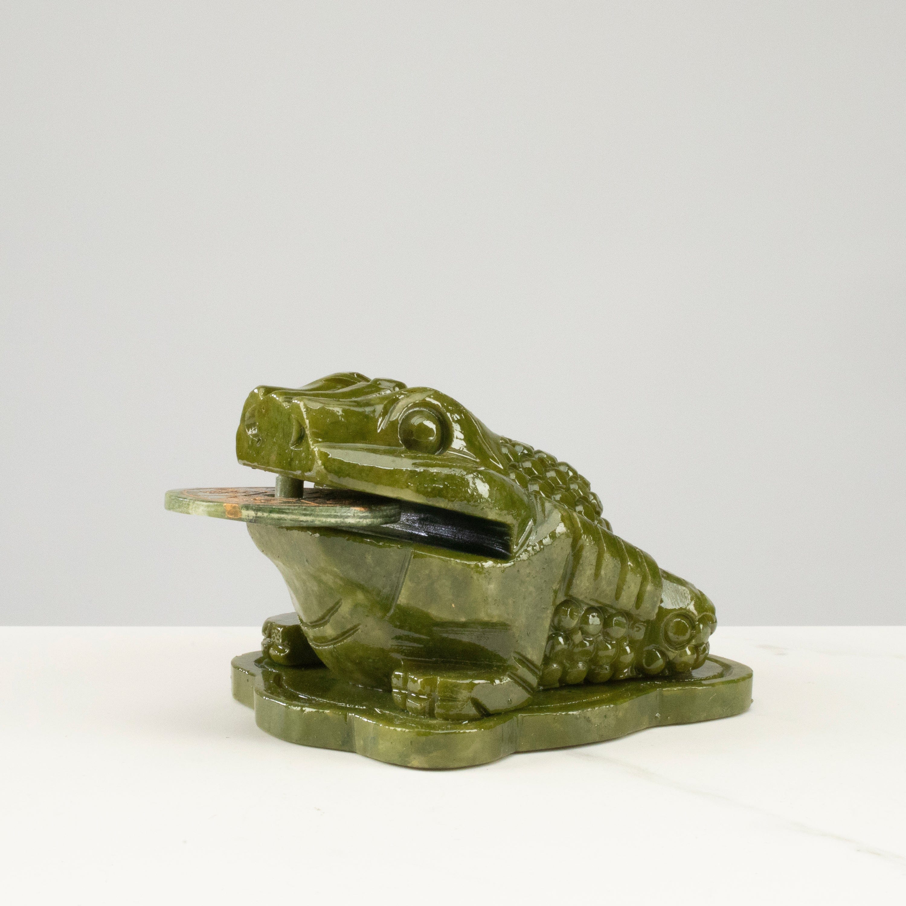 Kalifano Crystal Carving Lucky Toad Jade Crystal Carving - A Symbol of Financial Prosperity and Good Fortune CV85-F-JADE