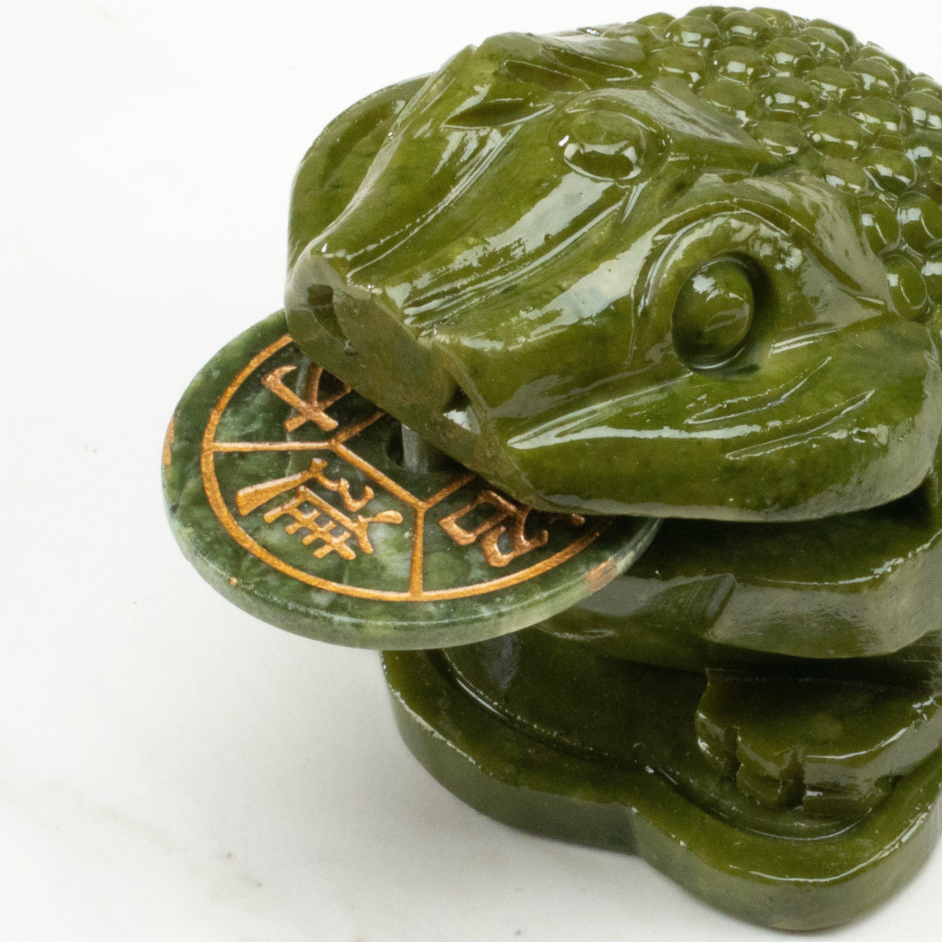 Kalifano Crystal Carving Lucky Toad Jade Crystal Carving - A Symbol of Financial Prosperity and Good Fortune CV85-F-JADE