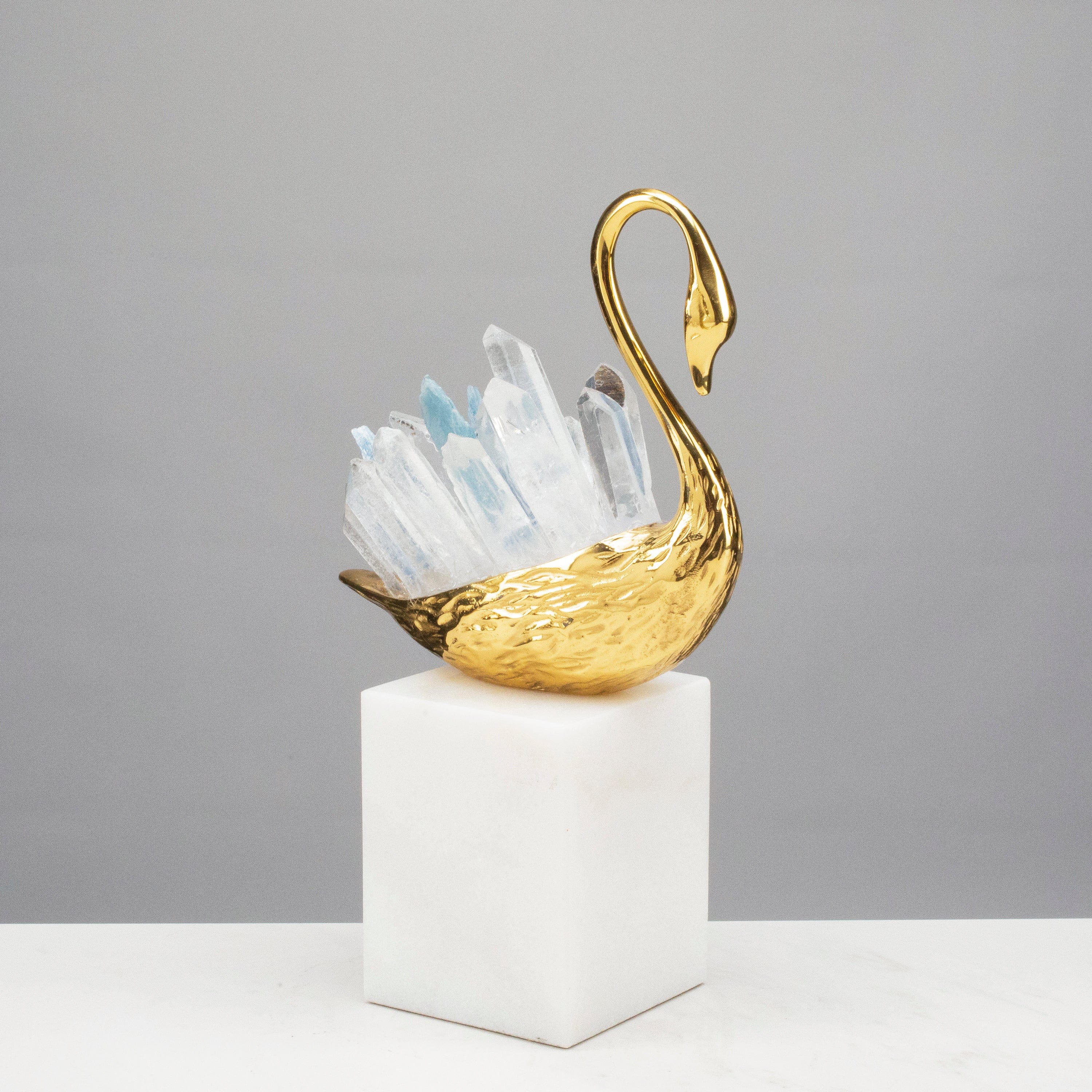 KALIFANO Crystal Home Decor Brass Swan with Kyanite and Quartz Cluster HG1718B-QZ