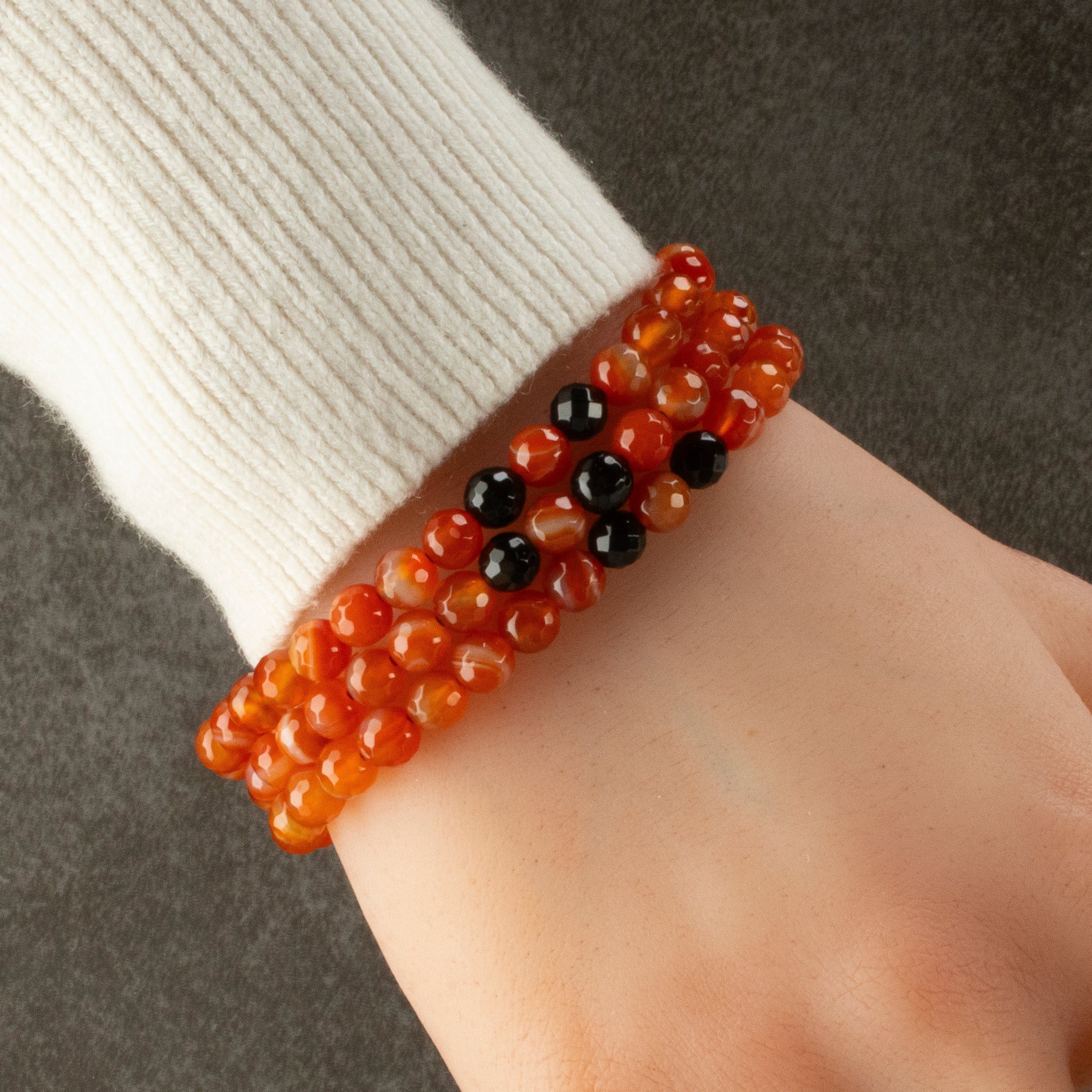 Kalifano Gemstone Bracelets Carnelian Faceted 6mm Beads with Black Agate Accent Beads Triple Wrap Gemstone Elastic Bracelet WHITE-BGI3-077