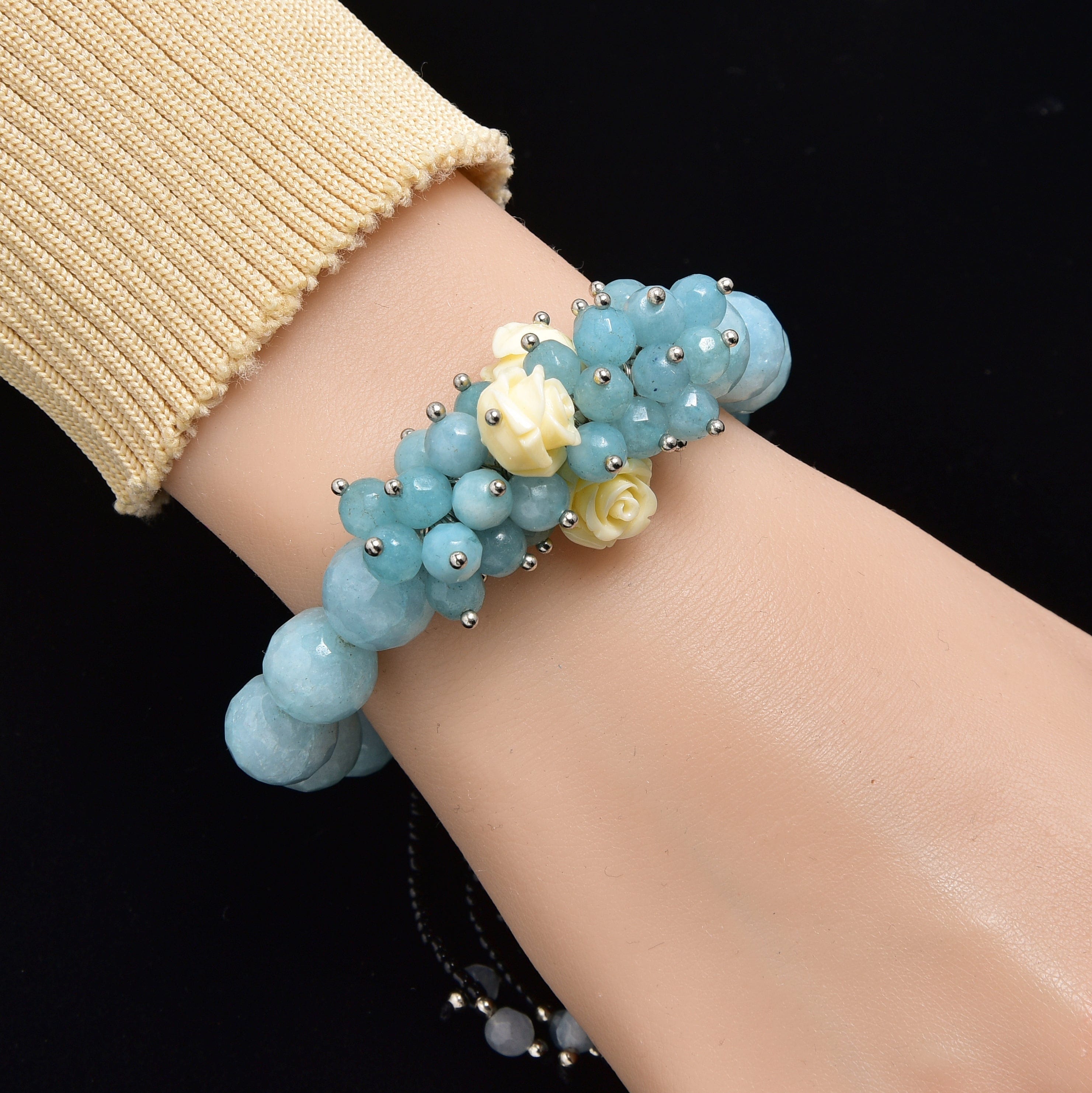 Kalifano Gemstone Bracelets Faceted Aqua Agate with Flower Accents 12mm Gemstone Bead Elastic Bracelet GOLD-BGP-FAQ