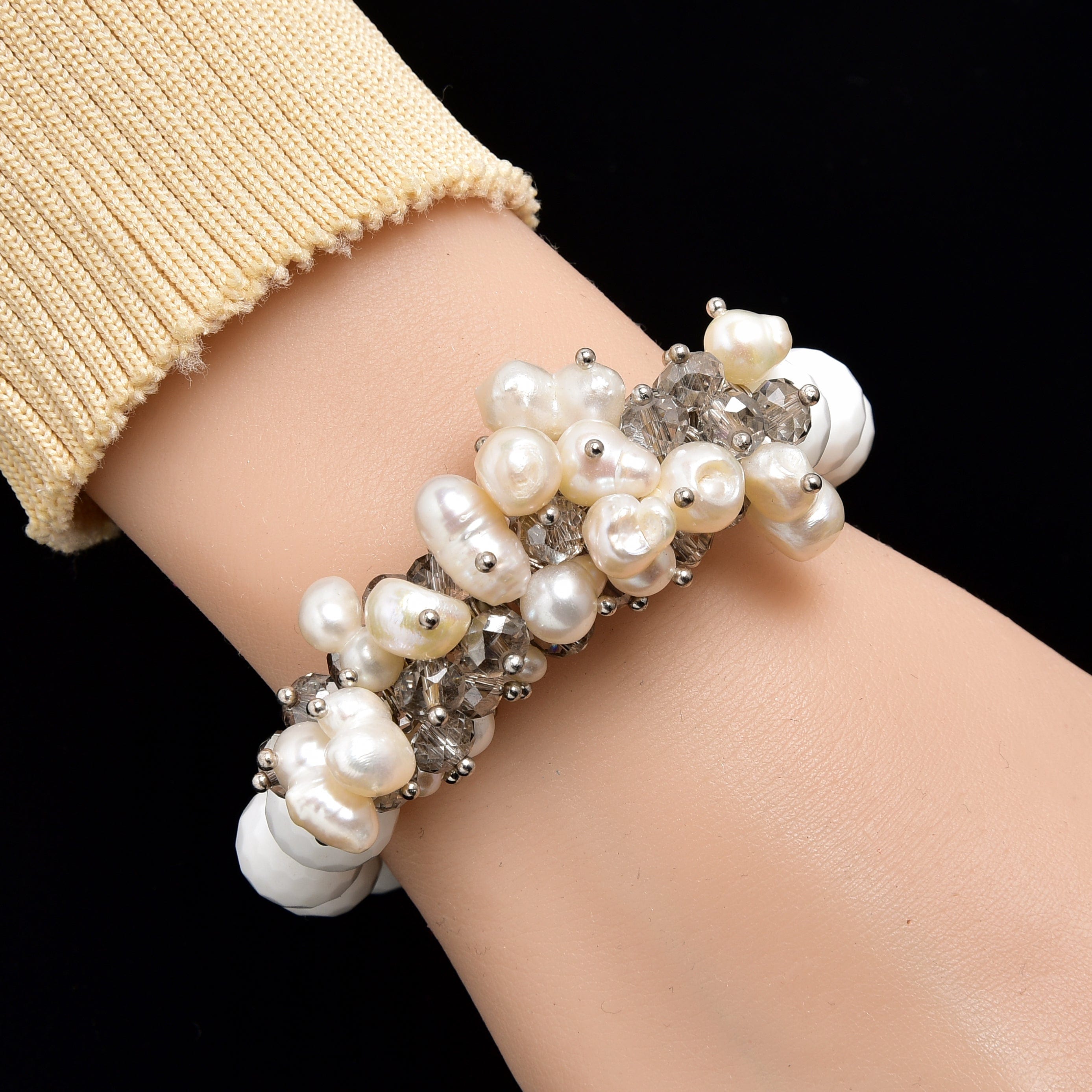 Kalifano Gemstone Bracelets Faceted White Ceramics & Freshwater Pearls 12mm Gemstone Bead Elastic Bracelet GOLD-BGP-PWE