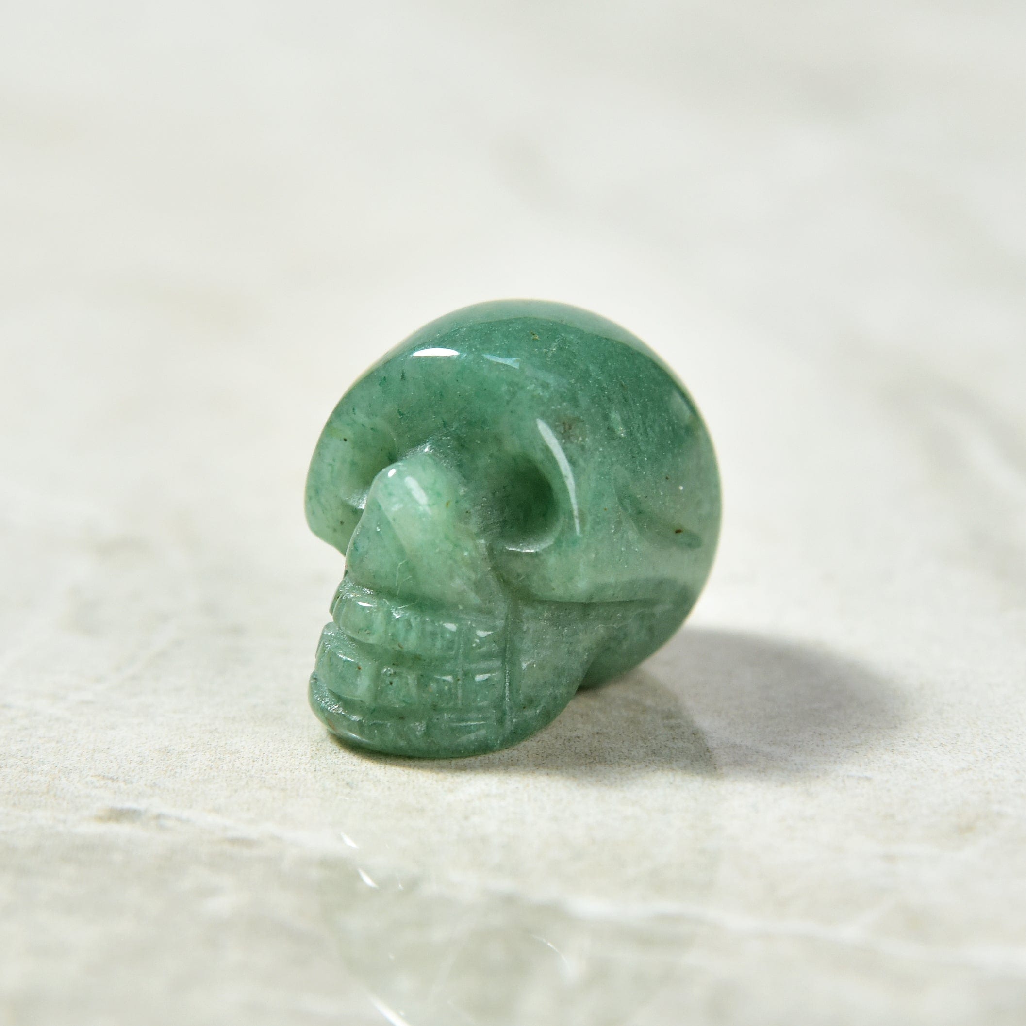 KALIFANO Gemstone Carvings 1" Aventurine Skull Natural Gemstone Carving CV4-SK-AV