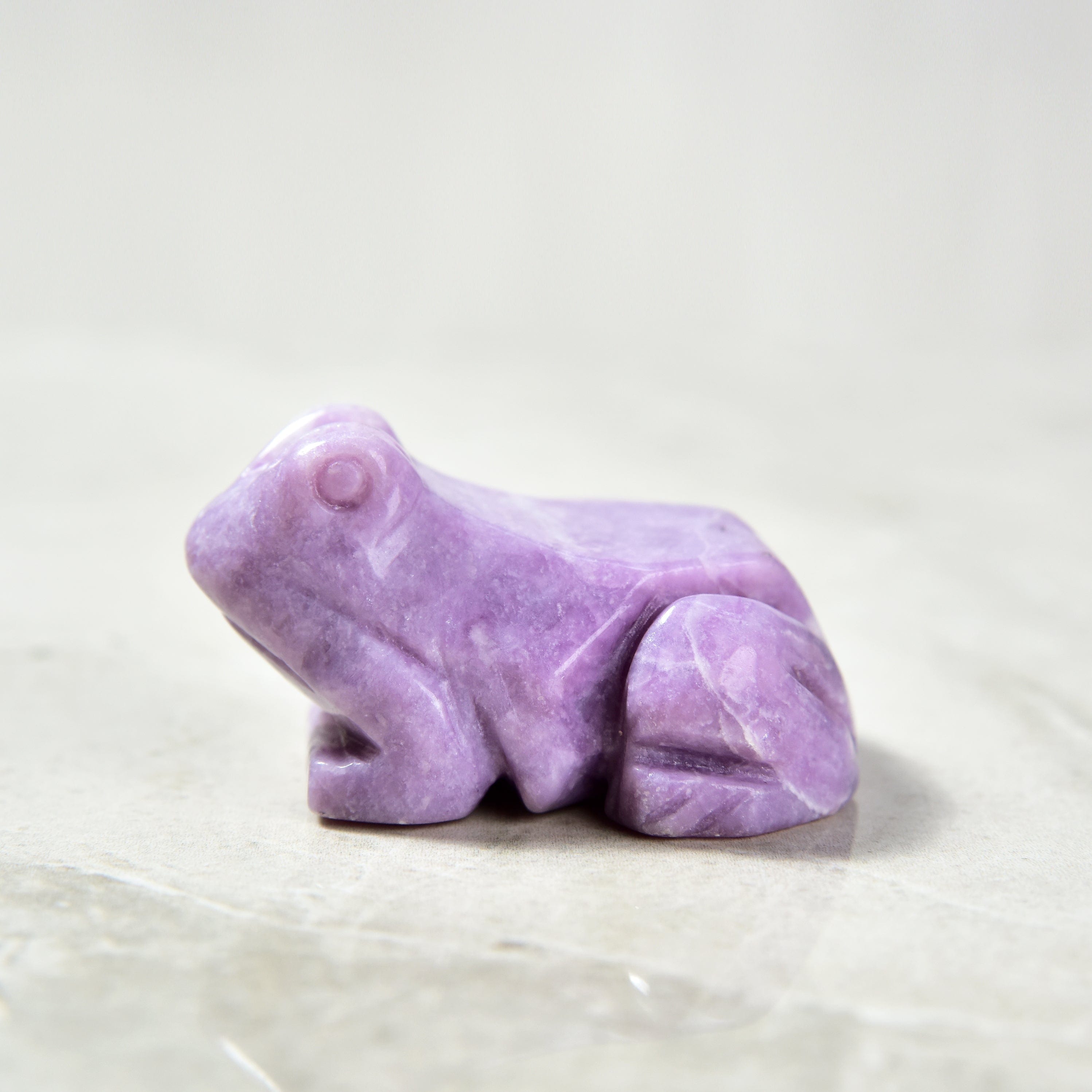 KALIFANO Gemstone Carvings 2" Lepidolite Frog Natural Gemstone Carving CV13-F-LD