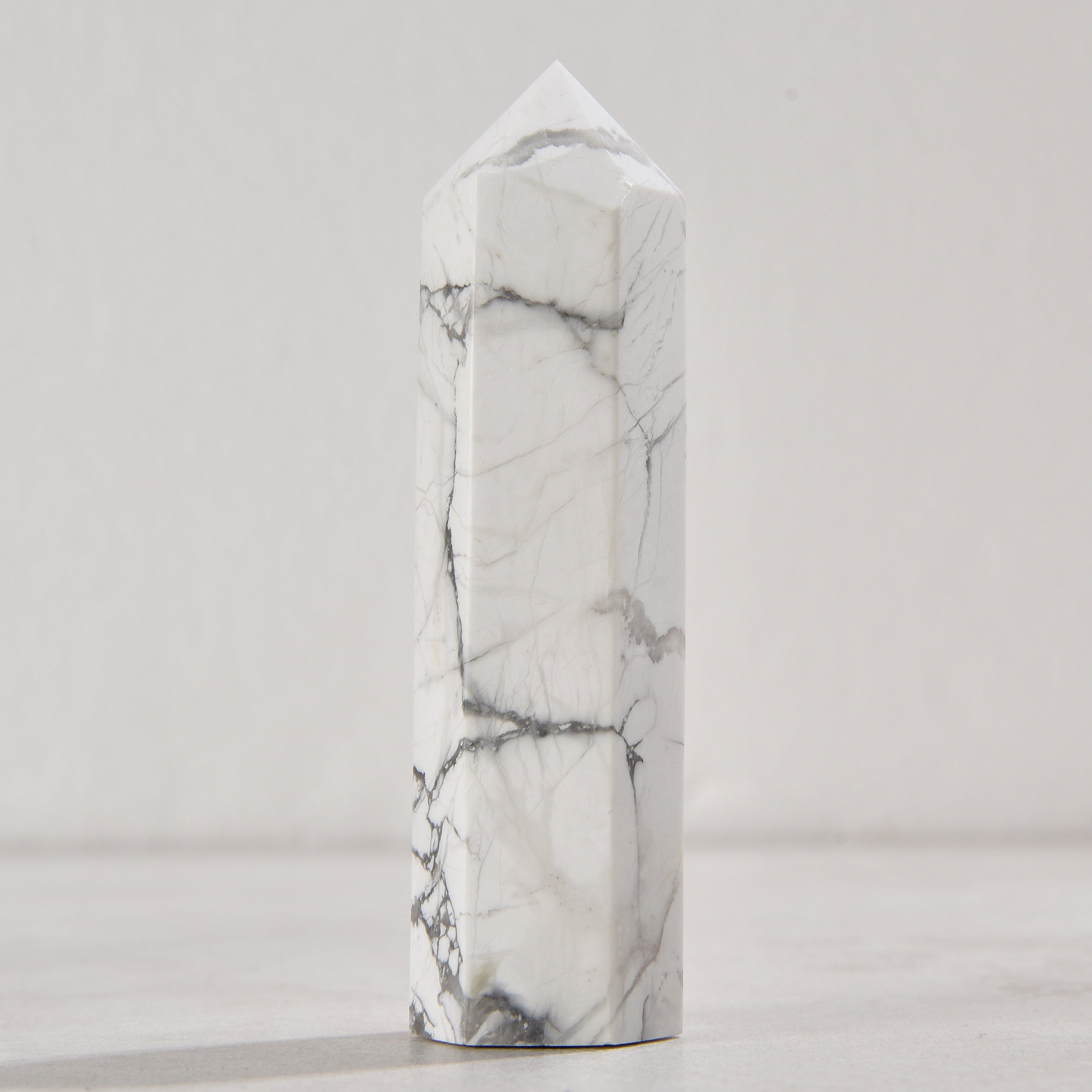 KALIFANO Gemstone Carvings 3.5" White Howlite Obelisk Tower Gemstone Carving GOT810-HT