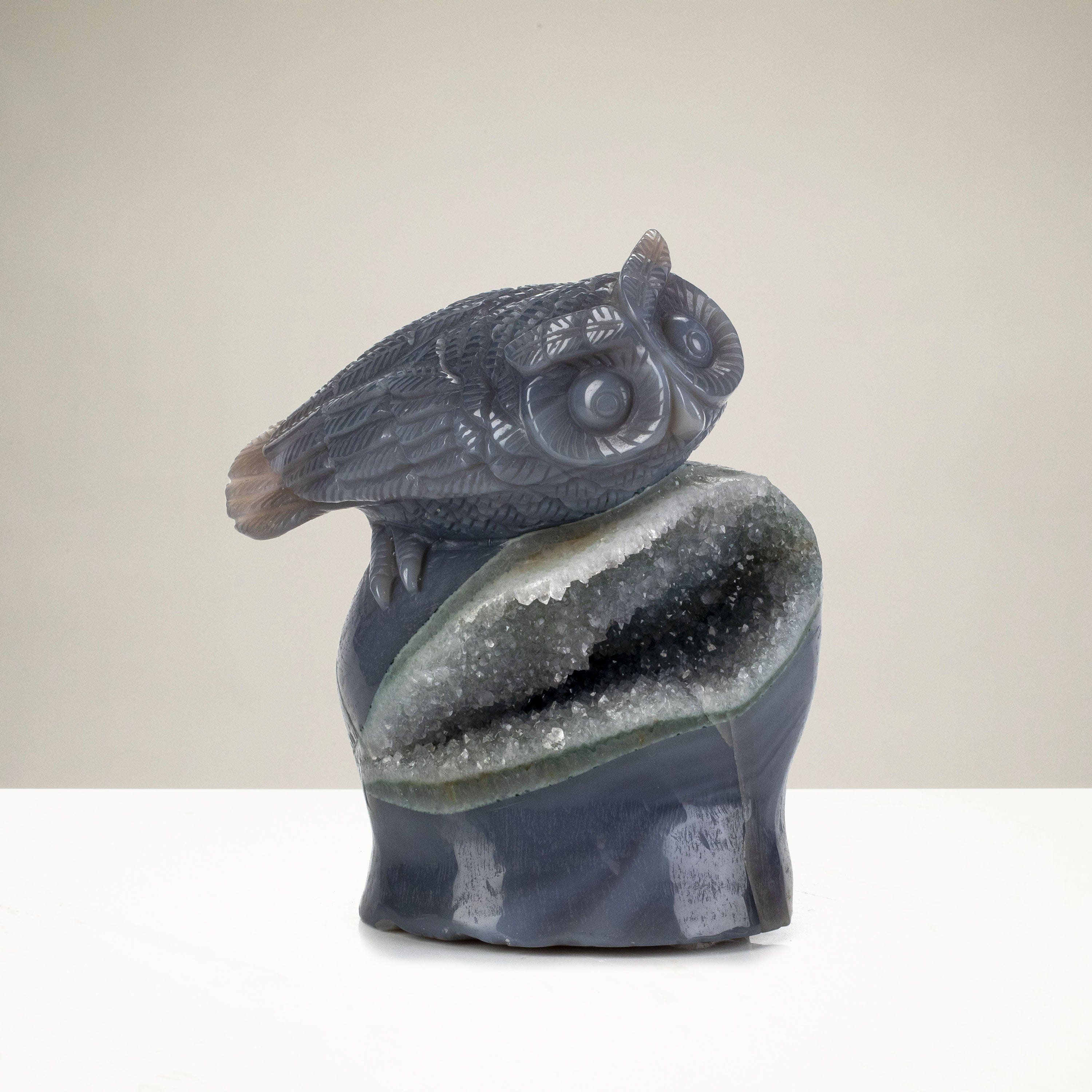 Kalifano Gemstone Carvings Natural Brazilian Blue Lace Agate Owl Animal Carving - 5.1 in CV483.001