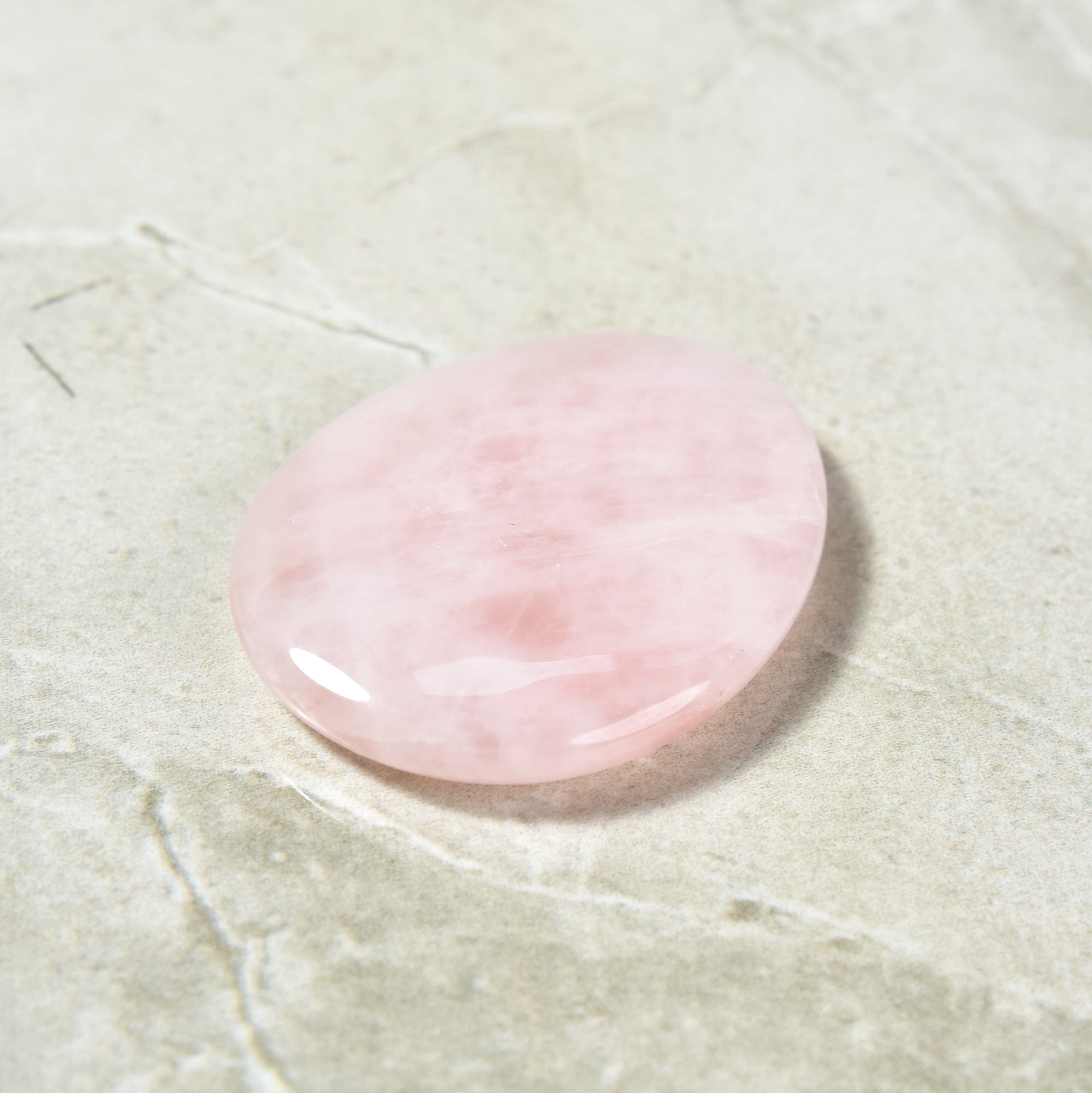 Kalifano Gemstone Carvings Rose Quartz Worry Stone Natural Gemstone Carving CV10-W-RQ