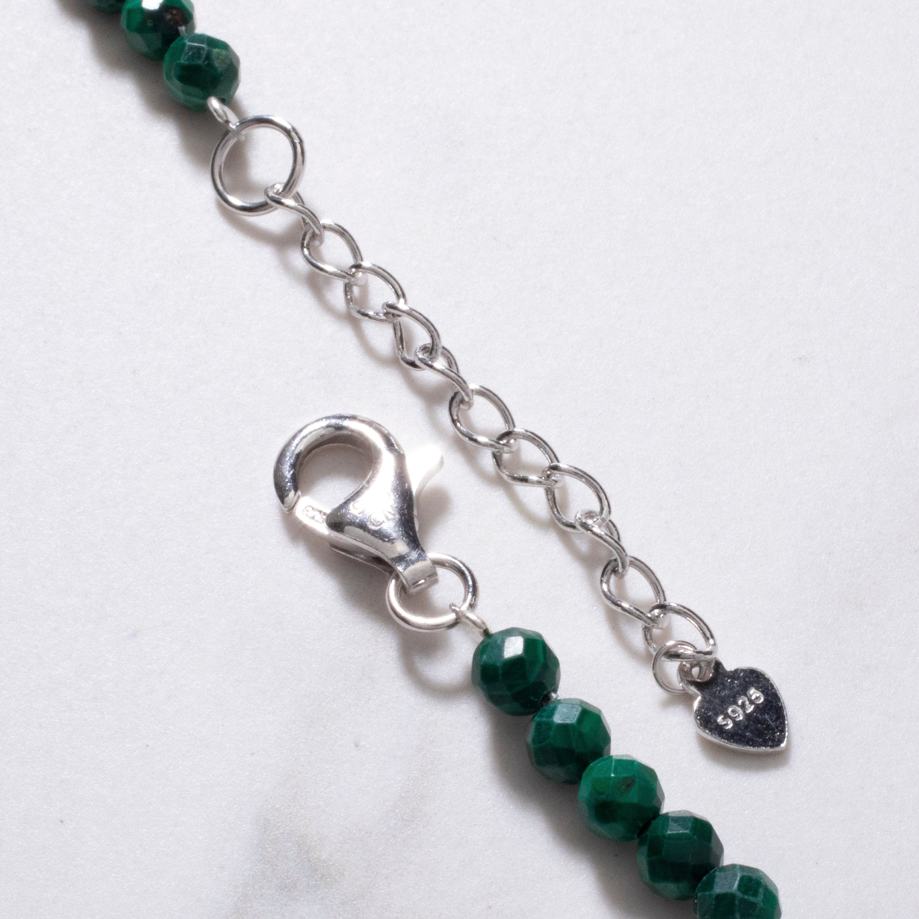 KALIFANO Jewelry 4mm Faceted Malachite Bead Necklace with 5 Pearls with 925 Silver Clasp 4MMA