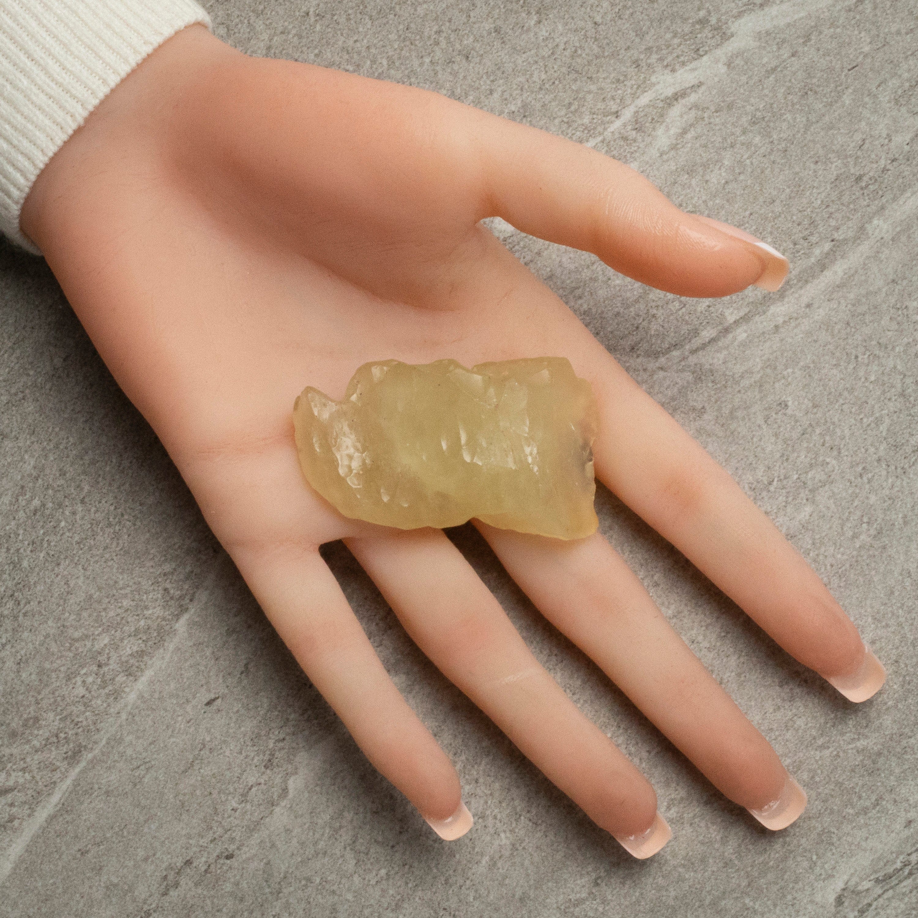 Kalifano Libyan Desert Glass Libyan Desert Glass Tektite - 33 g LG650.036