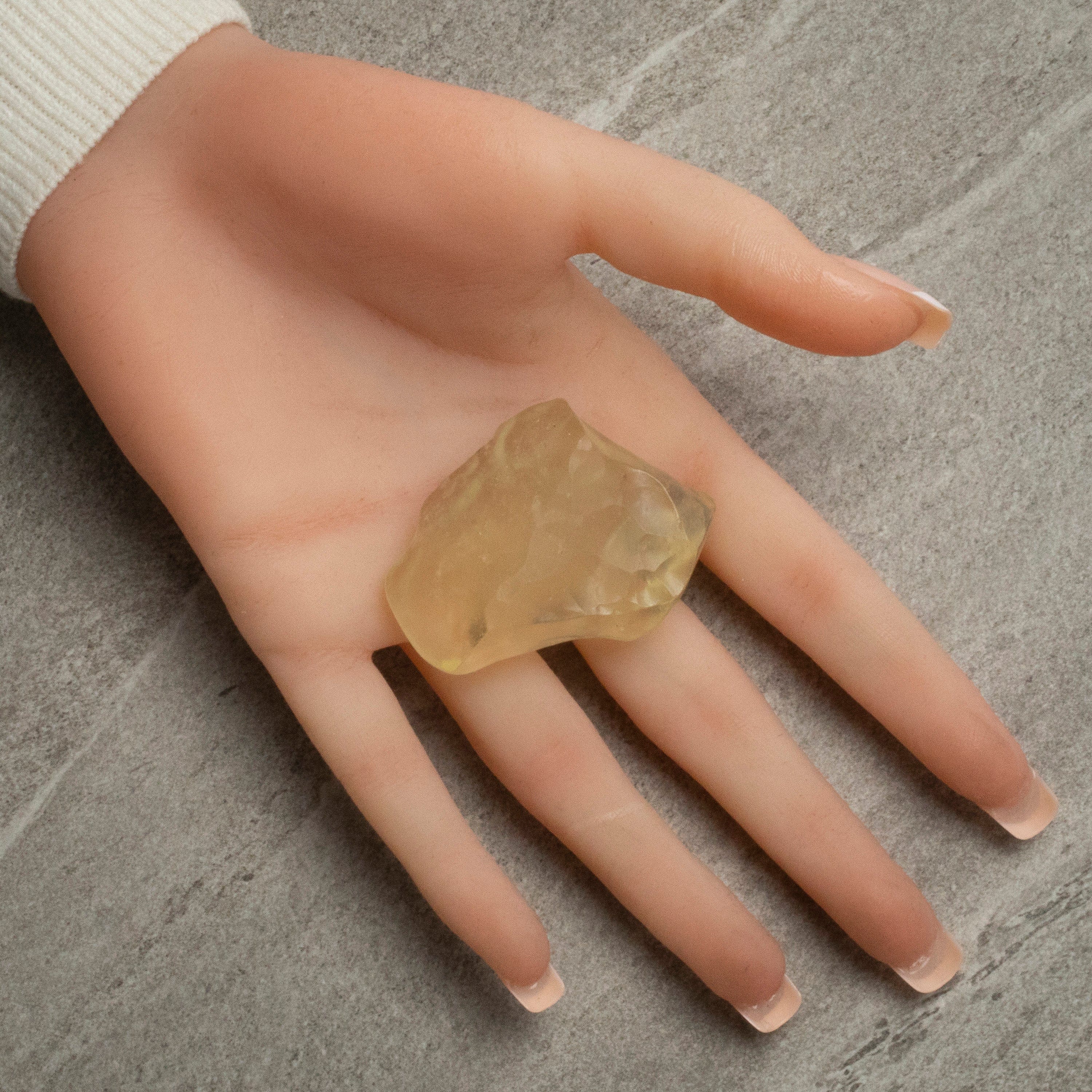 Kalifano Libyan Desert Glass Libyan Desert Glass Tektite - 33 g LG650.037