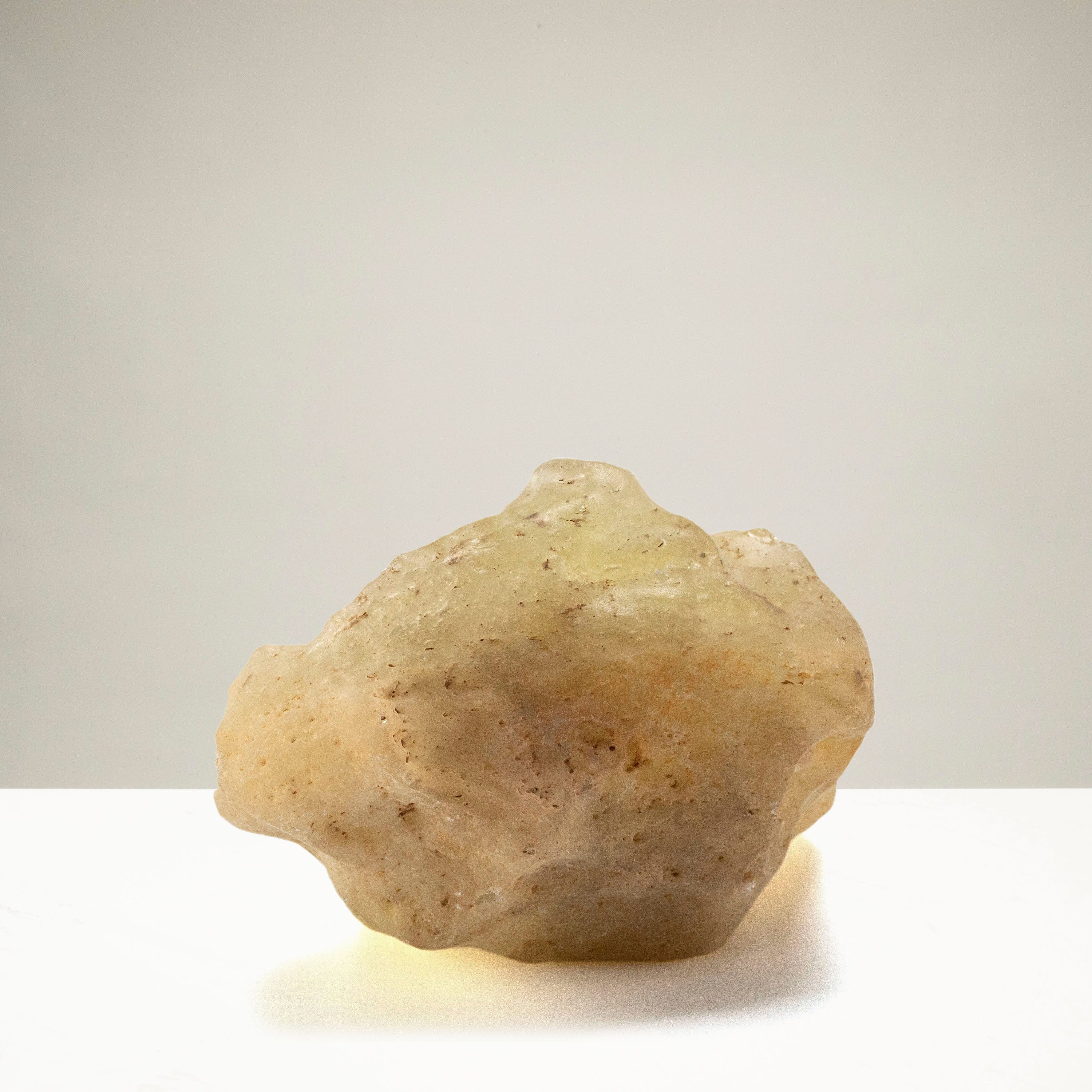 Kalifano Libyan Desert Glass Libyan Desert Glass Tektite - 76 g LG2150.001