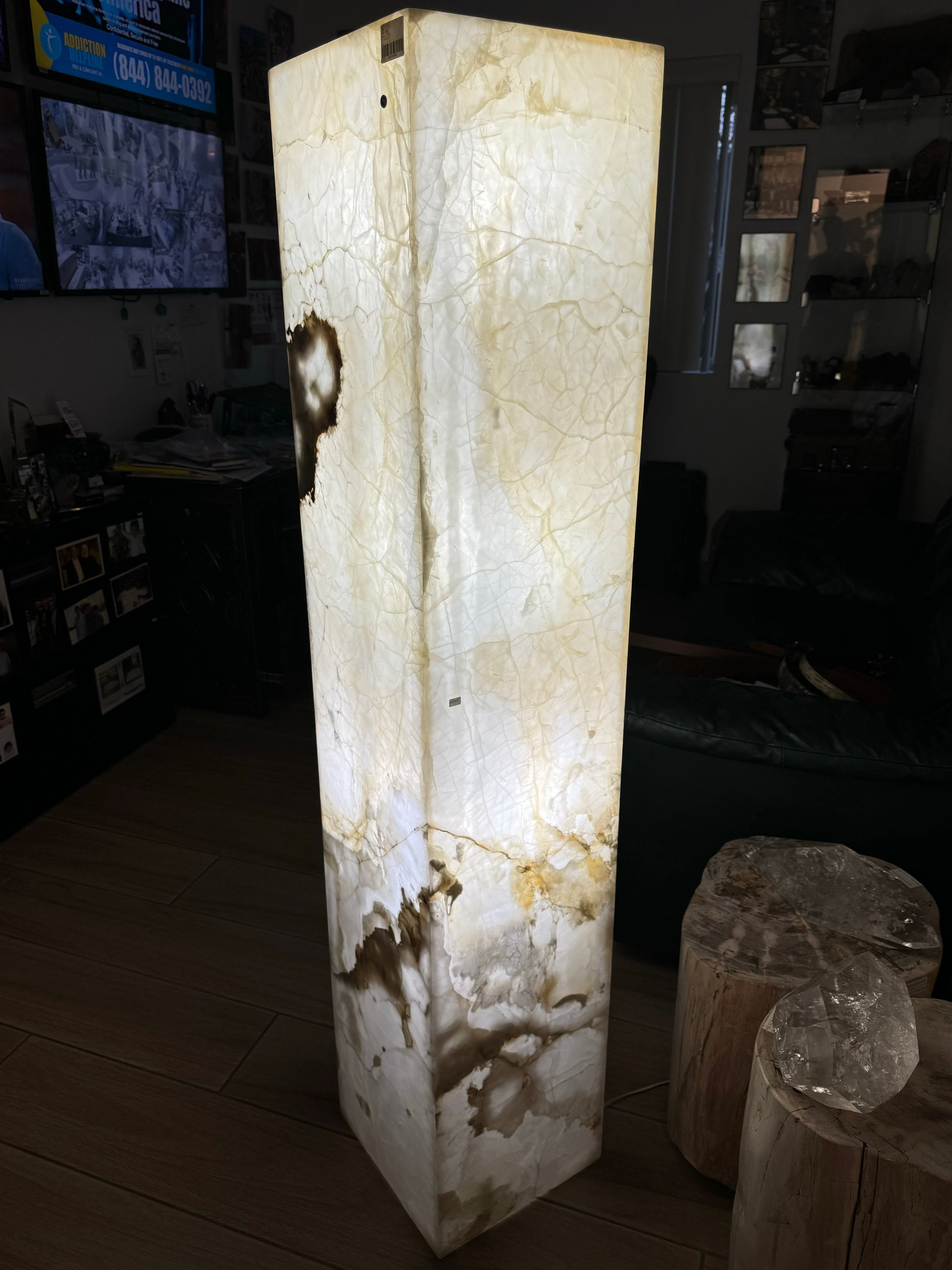 Kalifano Light Towers Nacar Onyx Lamp Light Tower from Mexico - 60" tall LTN150x30.001