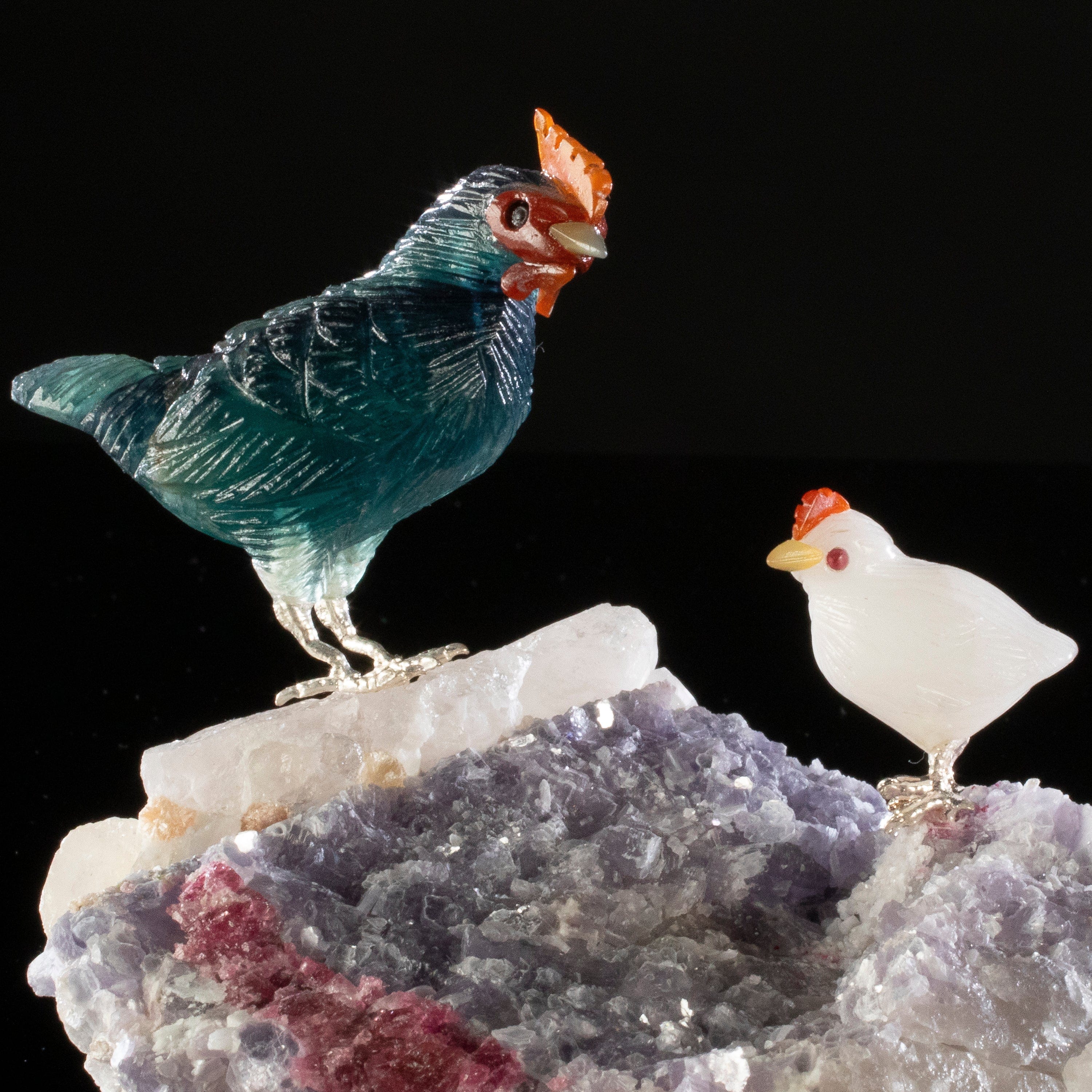 Kalifano Love Birds Carvings Fluorite & Quartz Rooster and Baby Love Bird Carving on Mica Base LB.A119.003