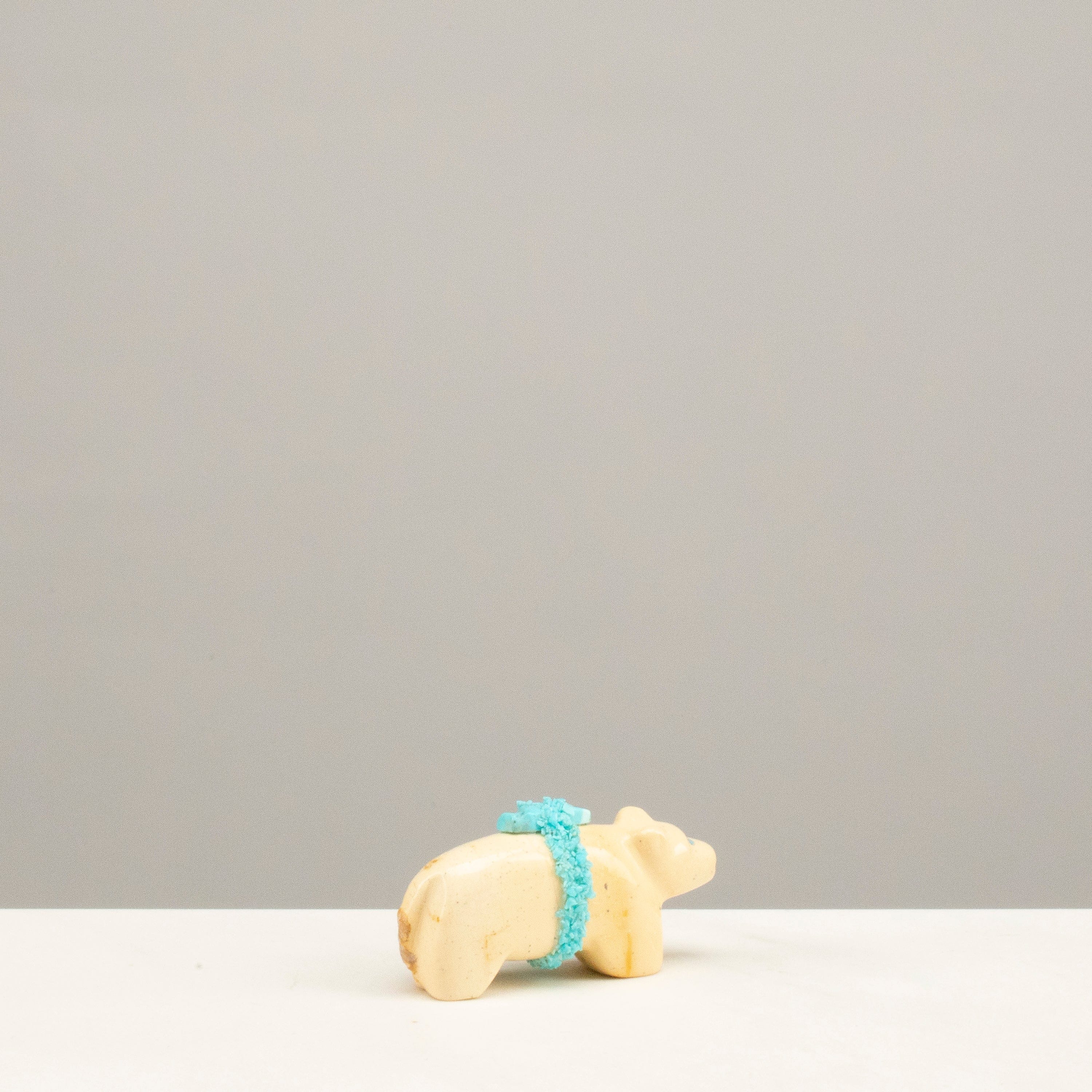 Kalifano Native American Fetish Carvings Marvelita Phillips Handmade Zuni Bear Fetish Carving NAC216.002