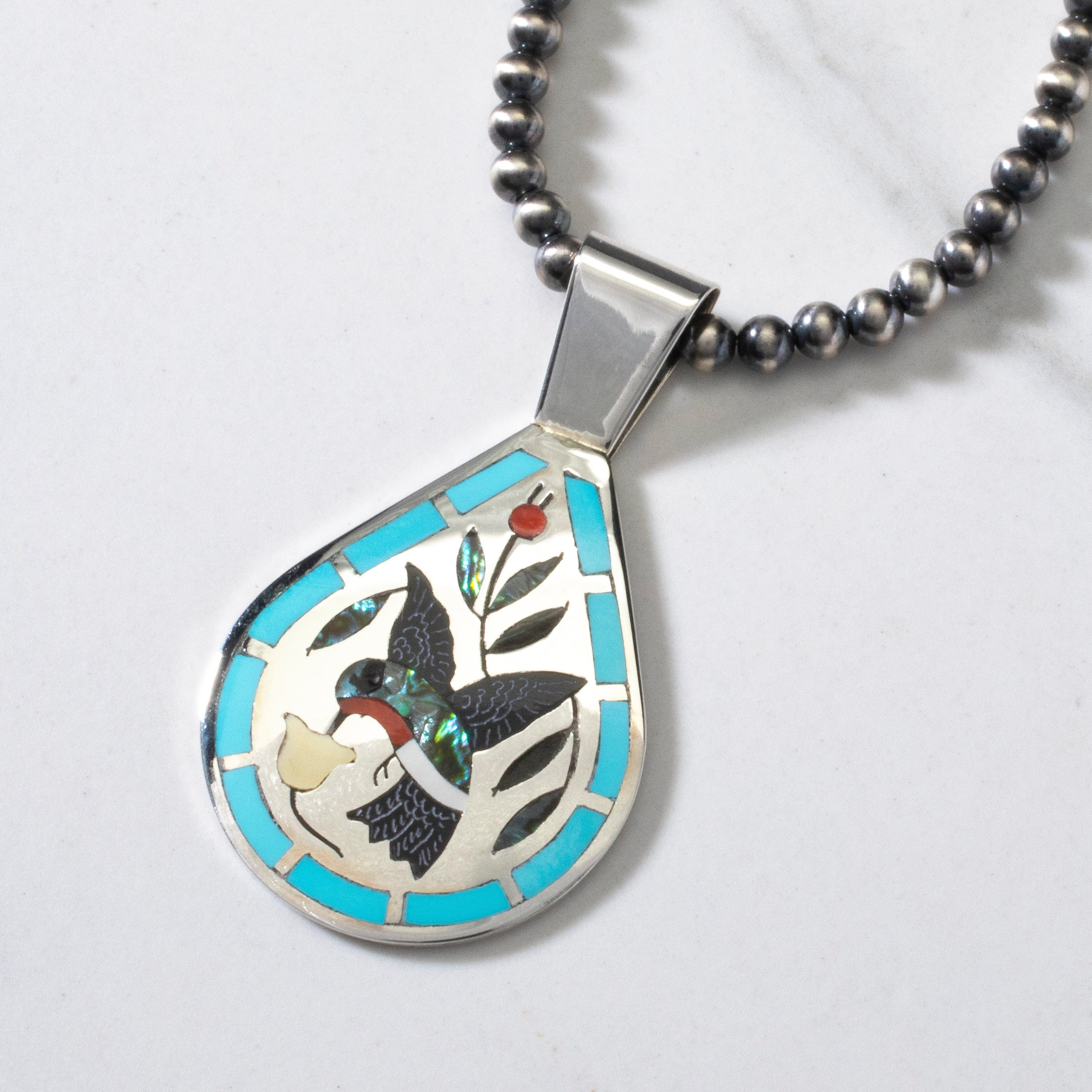 Kalifano Native American Jewelry 18" Dennis & Nancy Edaakie Mutli Gem Hummingbird Zuni Inlay Pendant with 4mm Navajo Pearl Necklace USA Native American Made 925 Sterling Silver NAN1500.009