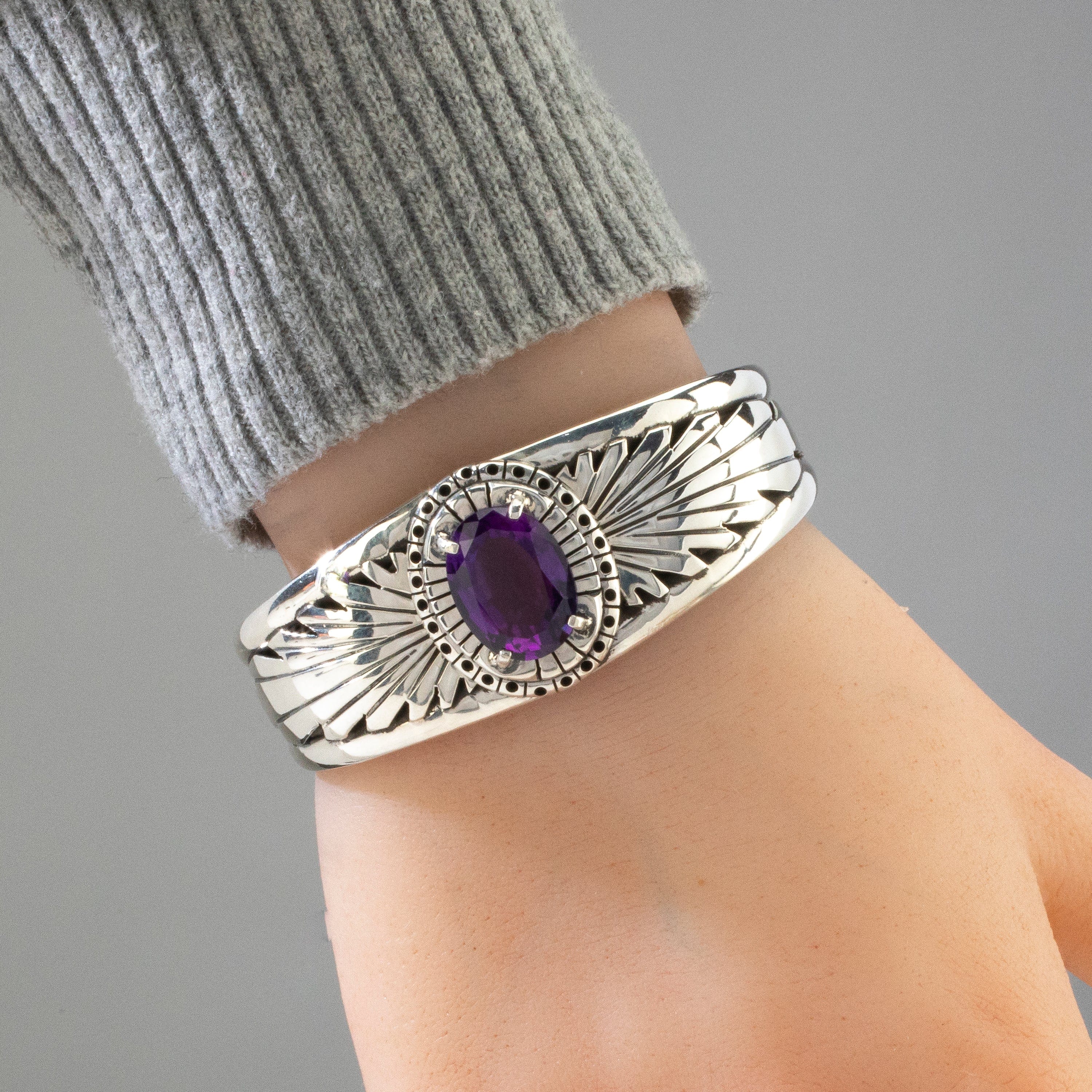 Kalifano Native American Jewelry Amethyst Navajo USA Native American Made 925 Sterling Silver Cuff NAB1800.032