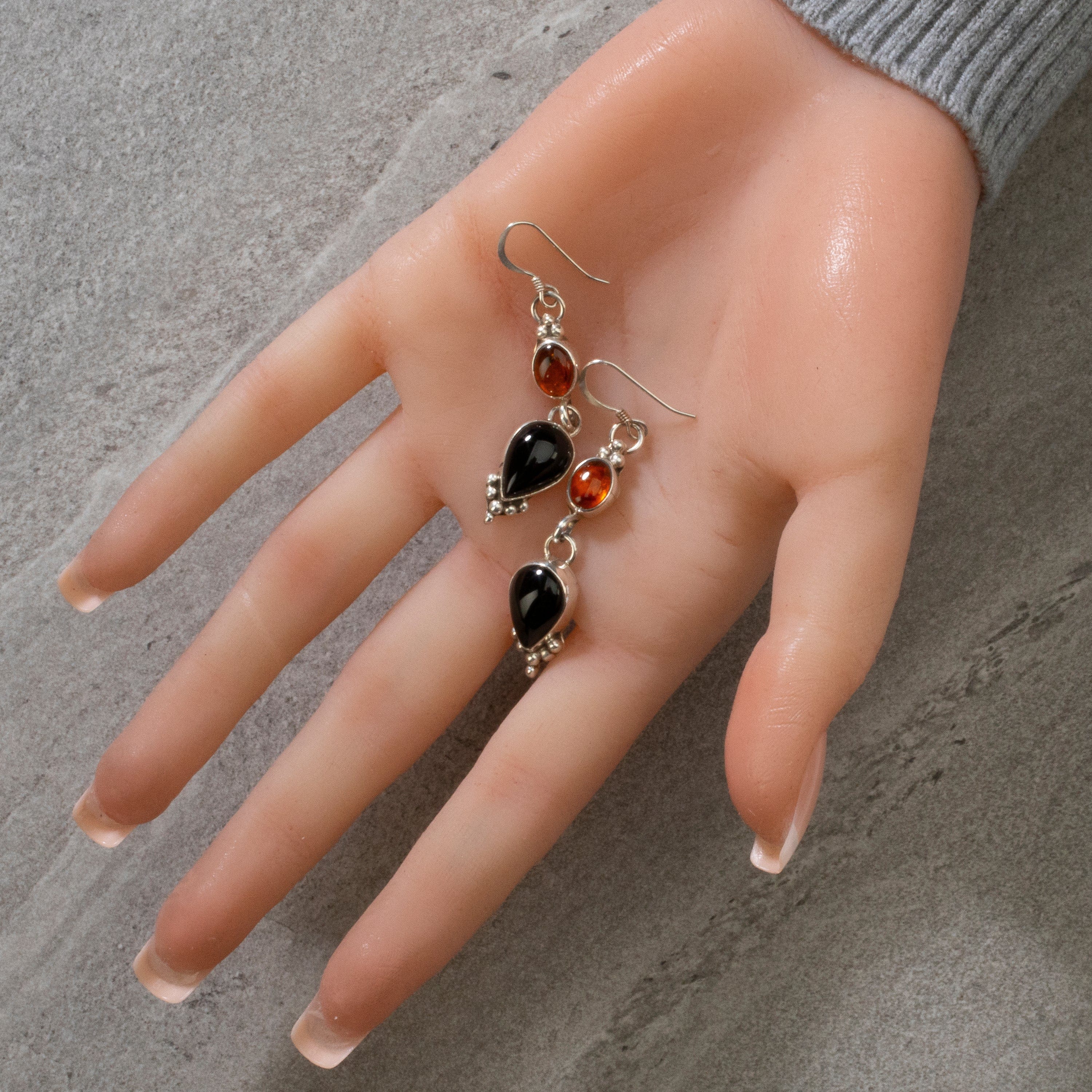 Kalifano Native American Jewelry Baltic Amber & Black Onyx Dangle Navajo USA Native American Made 925 Sterling Silver Earrings with French Hook NAE300.025