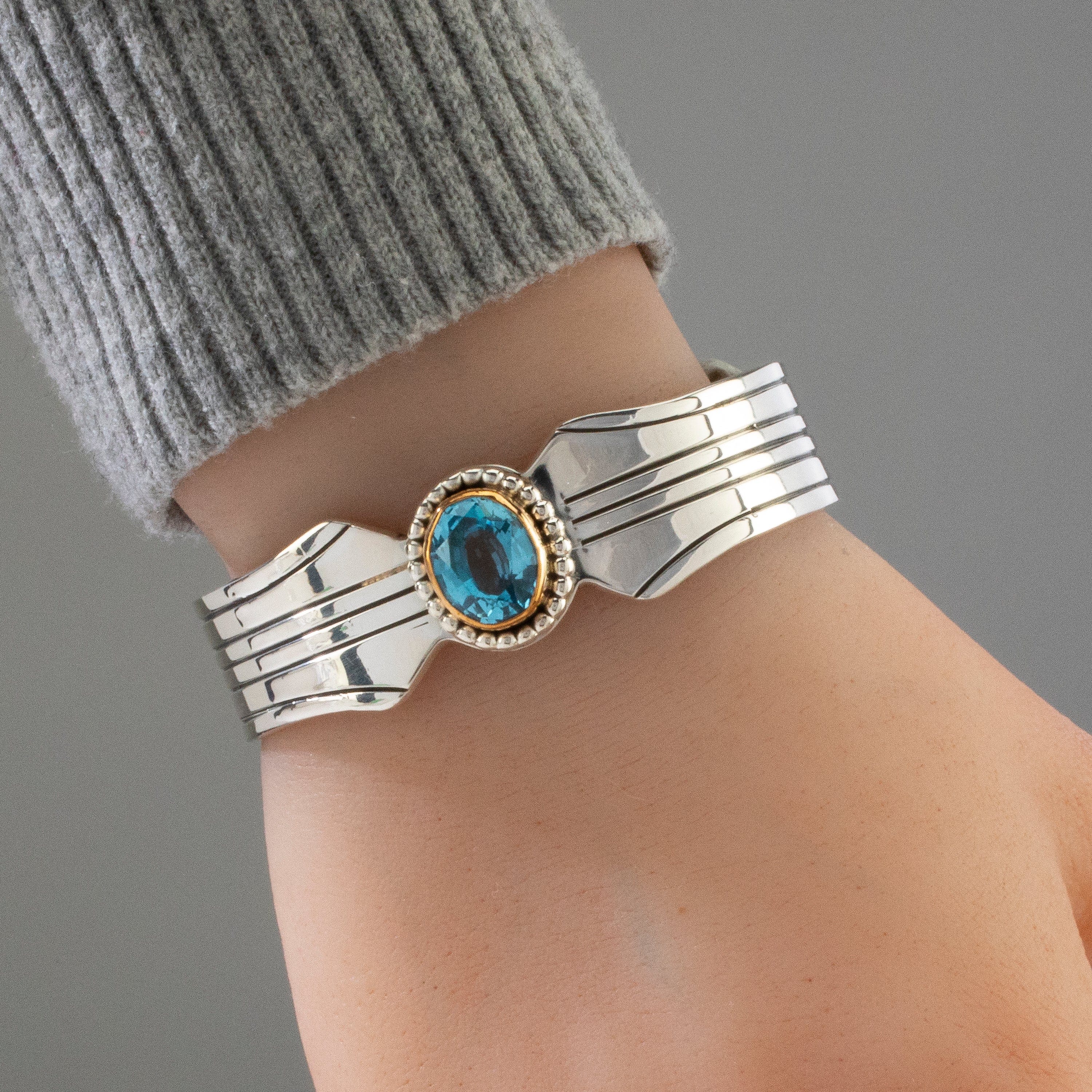 Kalifano Native American Jewelry Emer Thompson Swiss Blue Topaz Navajo USA Native American Made 12K Gold Filled & 925 Sterling Silver Cuff NAB1200.038