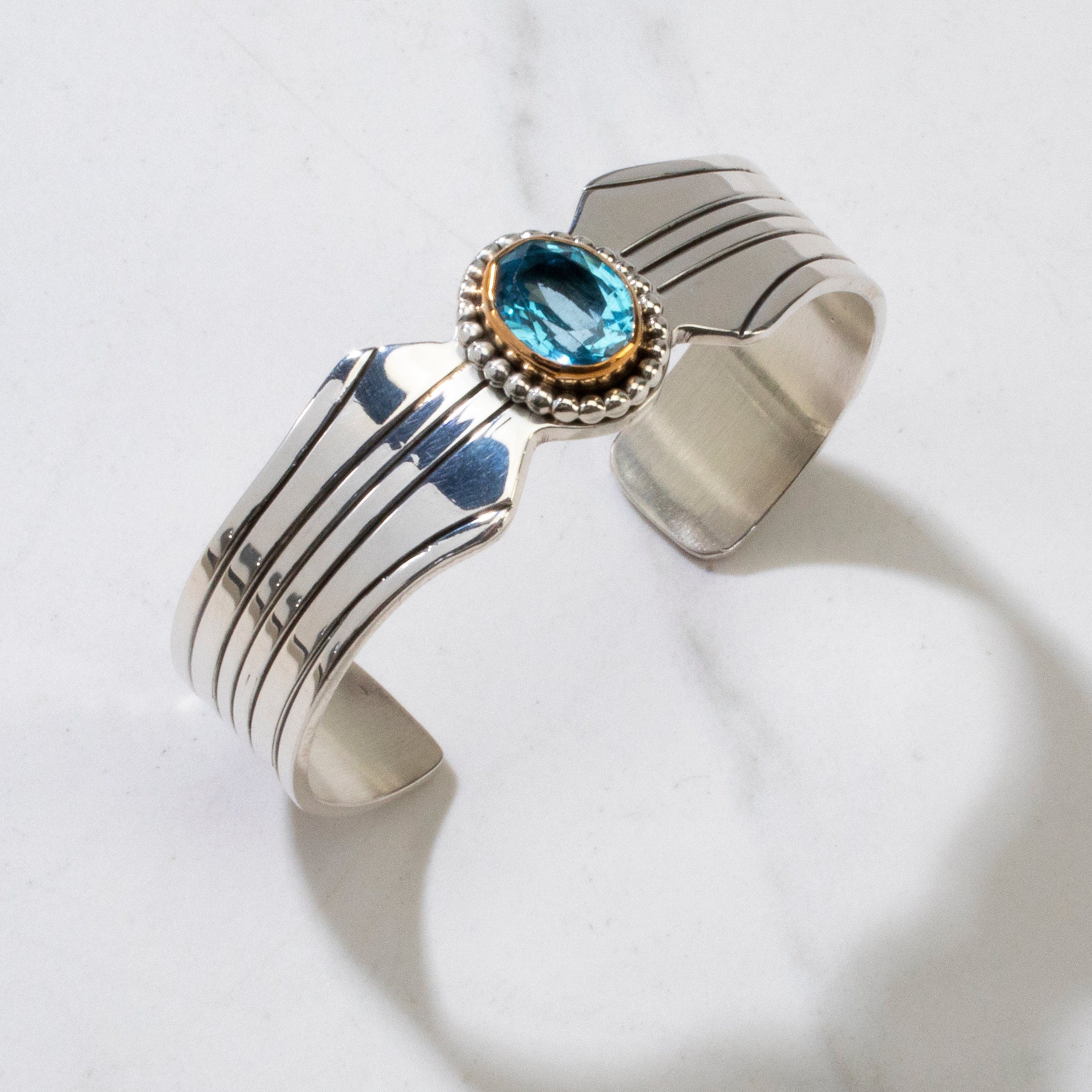 Kalifano Native American Jewelry Emer Thompson Swiss Blue Topaz Navajo USA Native American Made 12K Gold Filled & 925 Sterling Silver Cuff NAB1200.038