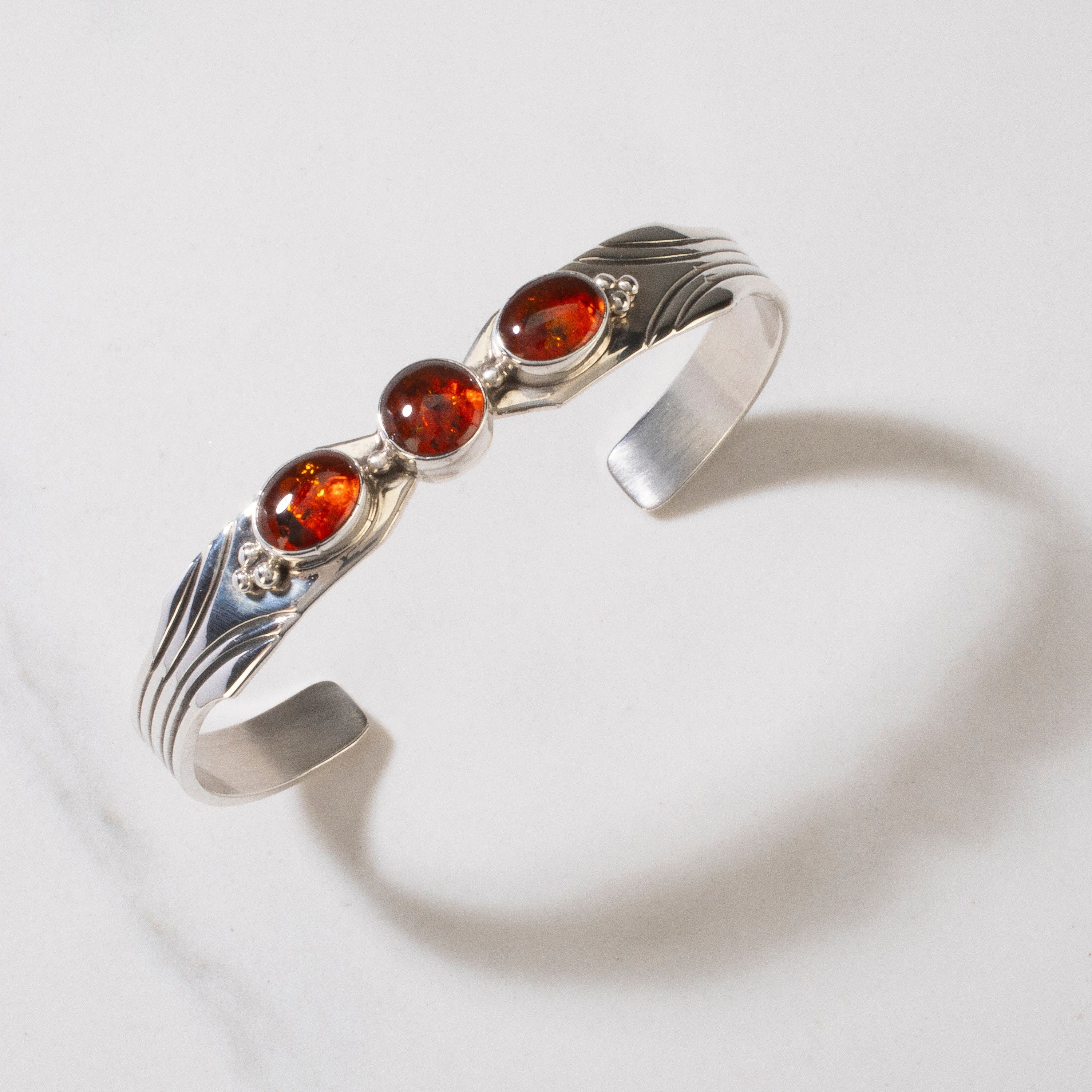 Kalifano Native American Jewelry Joe Begay Natural Amber Navajo USA Native American Made 925 Sterling Silver Cuff NAB800.027