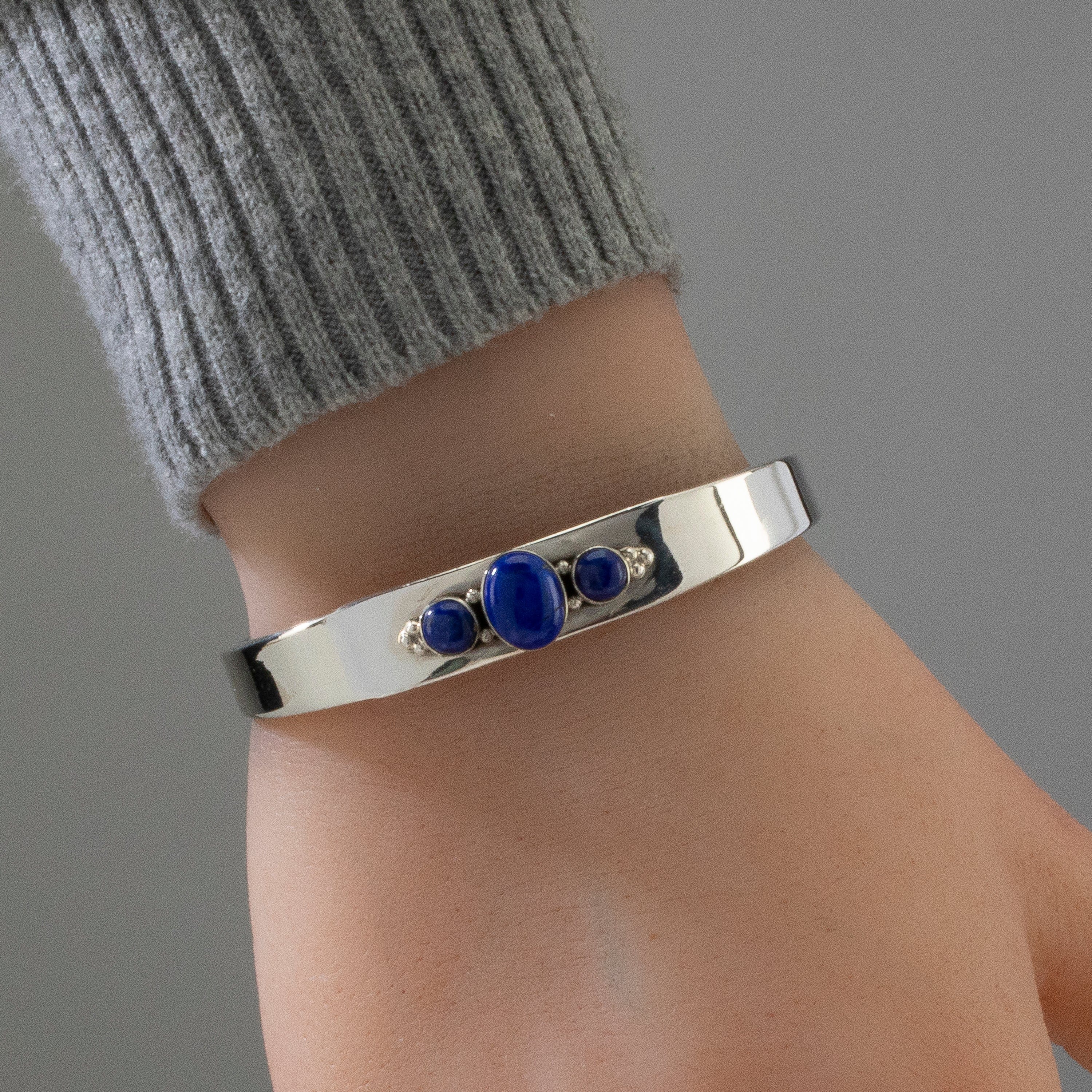 Kalifano Native American Jewelry Lapis Triple Stone Navajo USA Native American Made 925 Sterling Silver Cuff NAB600.024