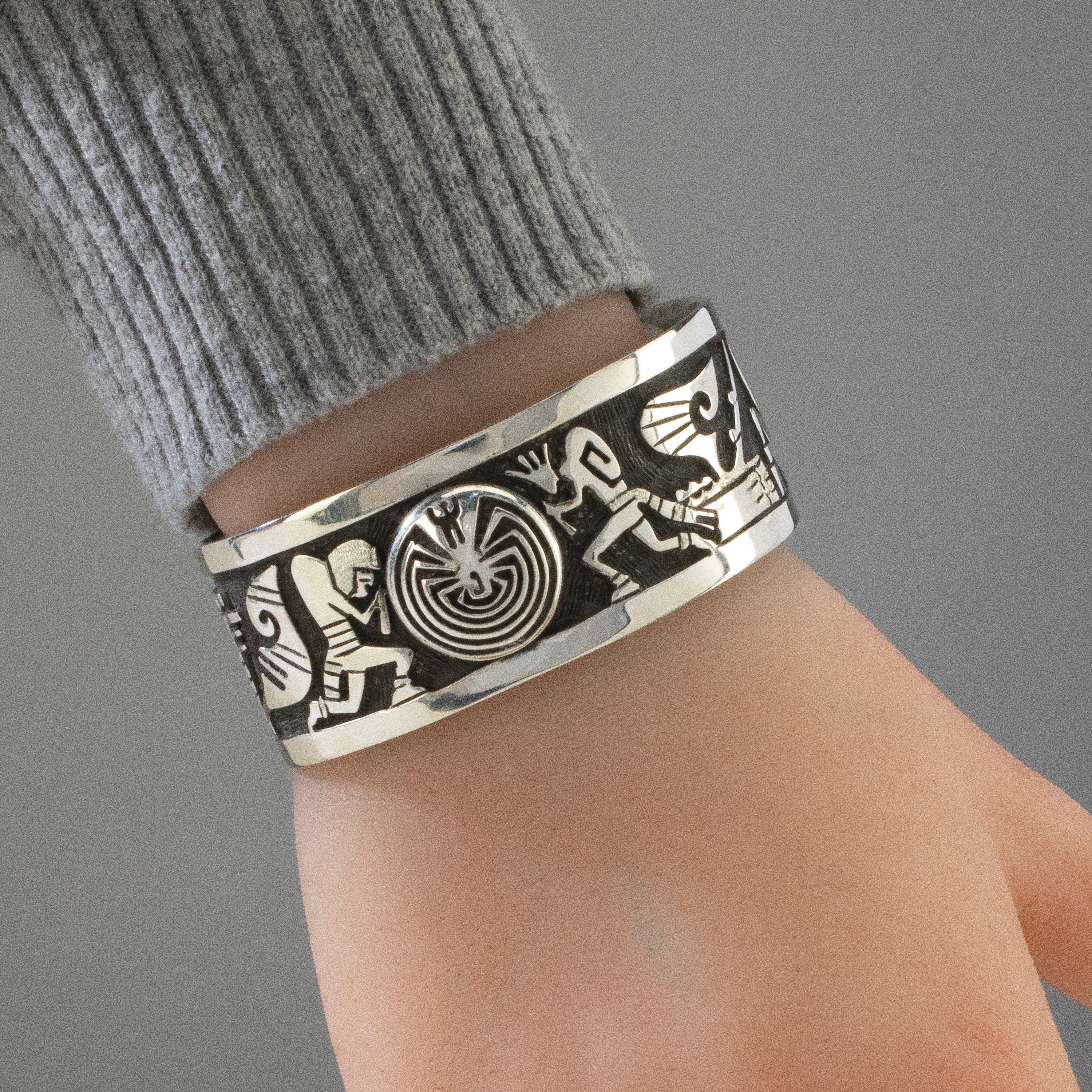 Kalifano Native American Jewelry Man in Maze Hopi USA Native American Made 925 Sterling Silver Cuff NAB1300.007