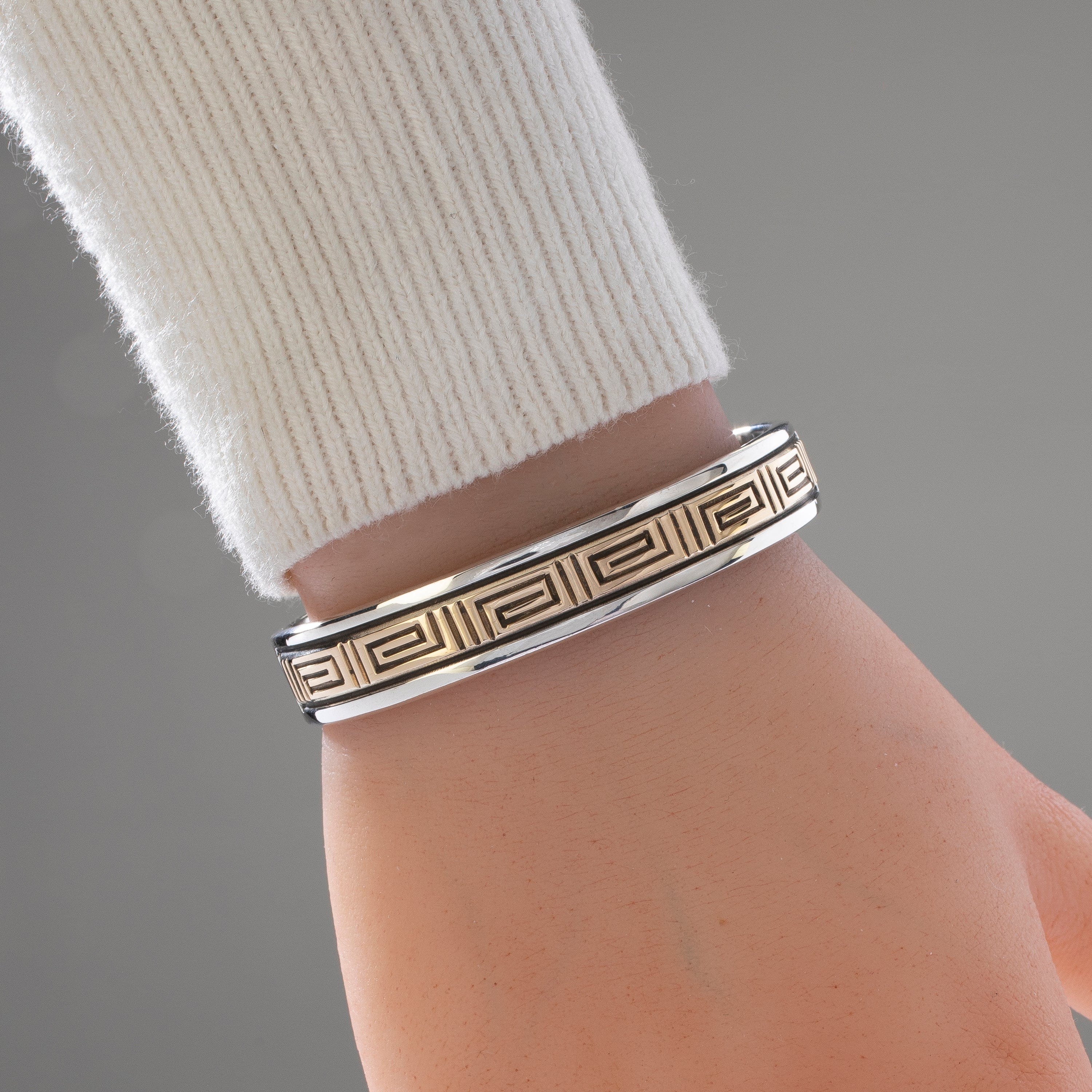Kalifano Native American Jewelry Ray Bennett Navajo 14K Gold & 925 Sterling Silver USA Native American Made Cuff NAB2800.004