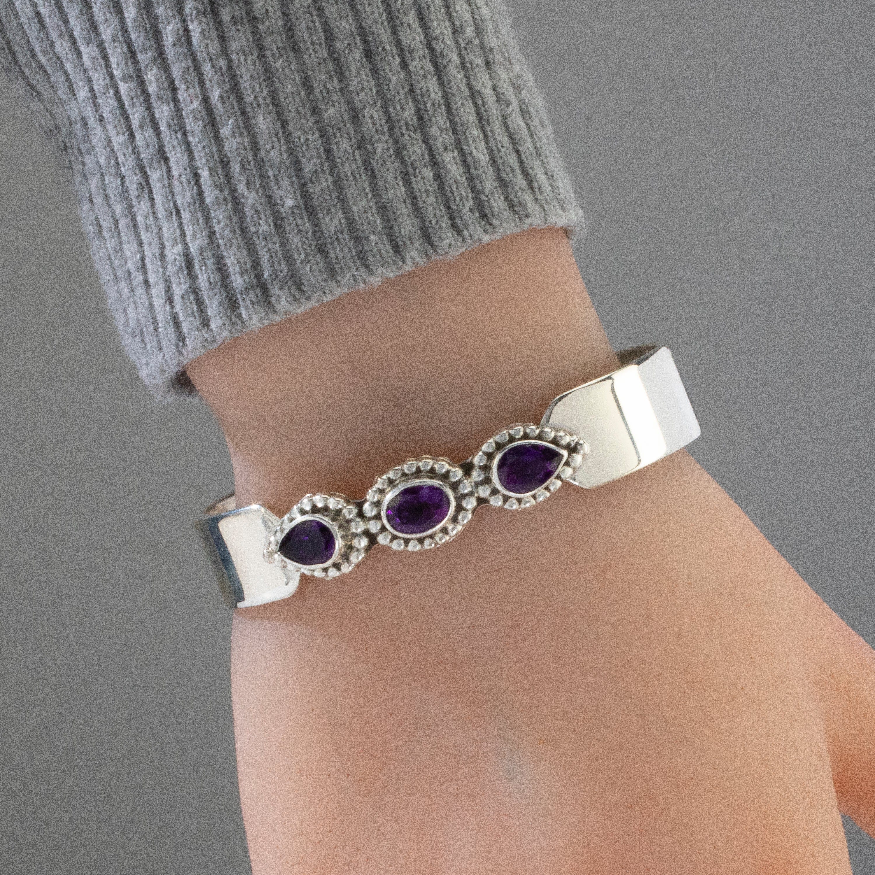 Kalifano Native American Jewelry Richard Long Sr. Amethyst Navajo USA Native American Made 925 Sterling Silver Cuff NAB1200.034