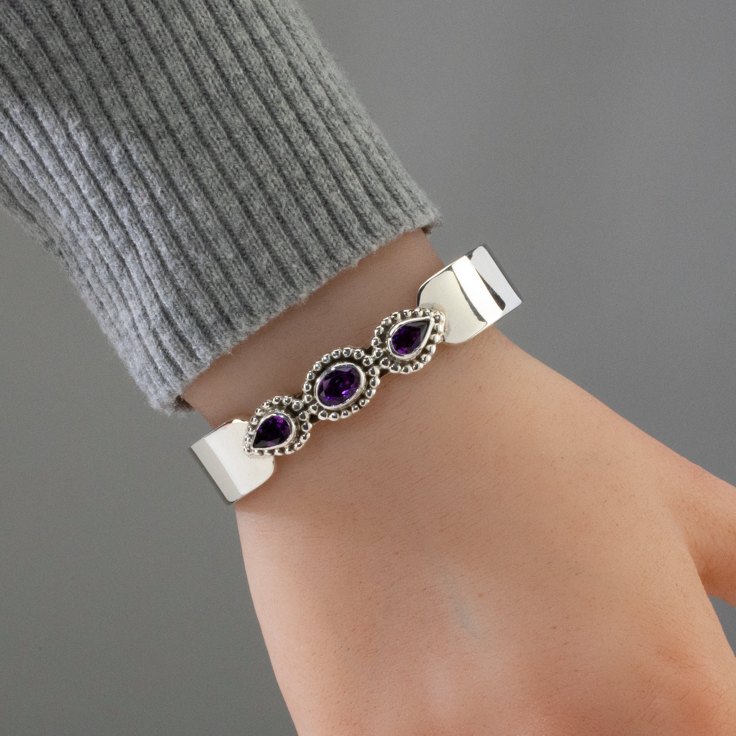 Kalifano Native American Jewelry Richard Long Sr. Amethyst USA Native American Made 925 Sterling Silver Cuff NAB1400.020