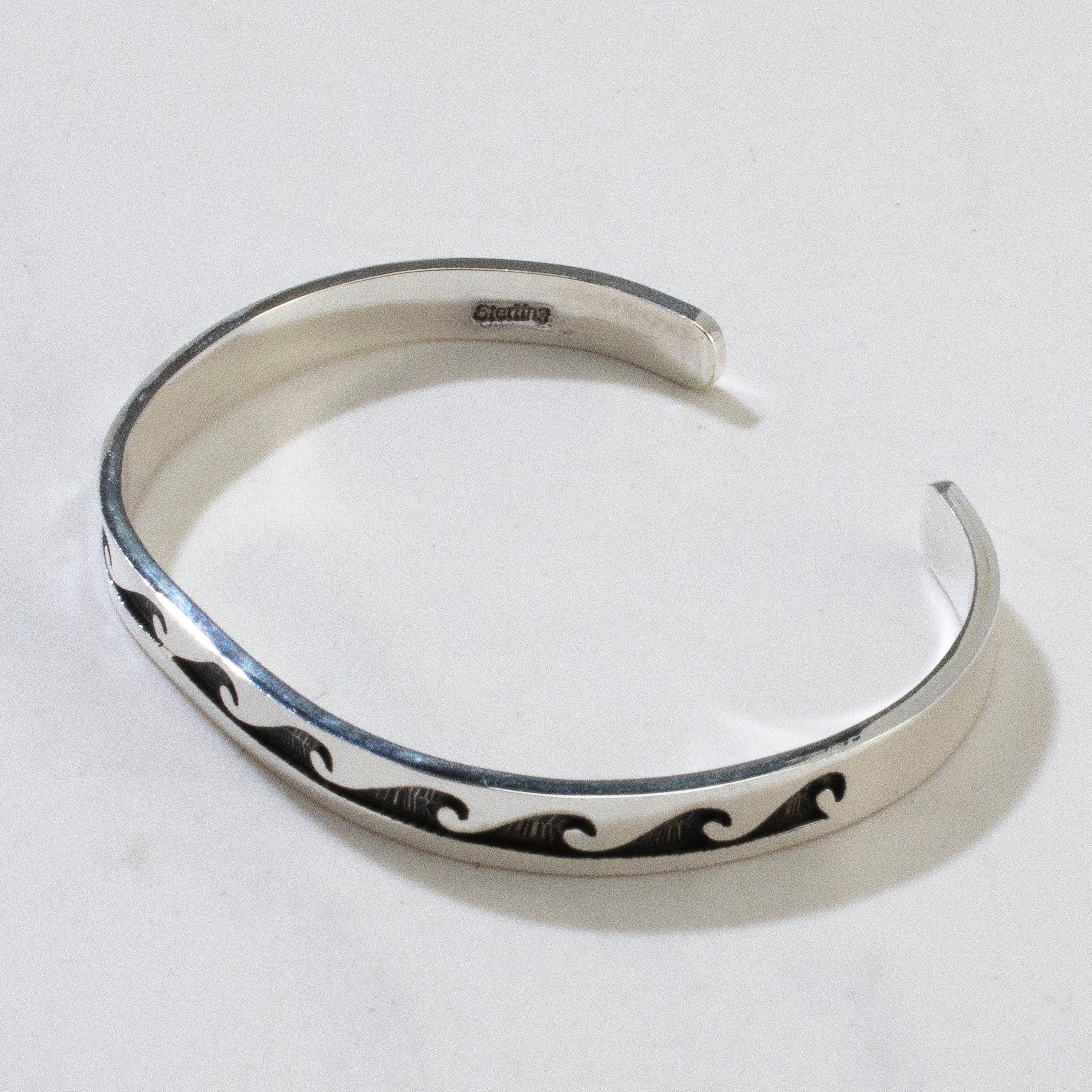 Kalifano Native American Jewelry Water Wave Hopi USA Native American Made 925 Sterling Silver Cuff NAB300.008