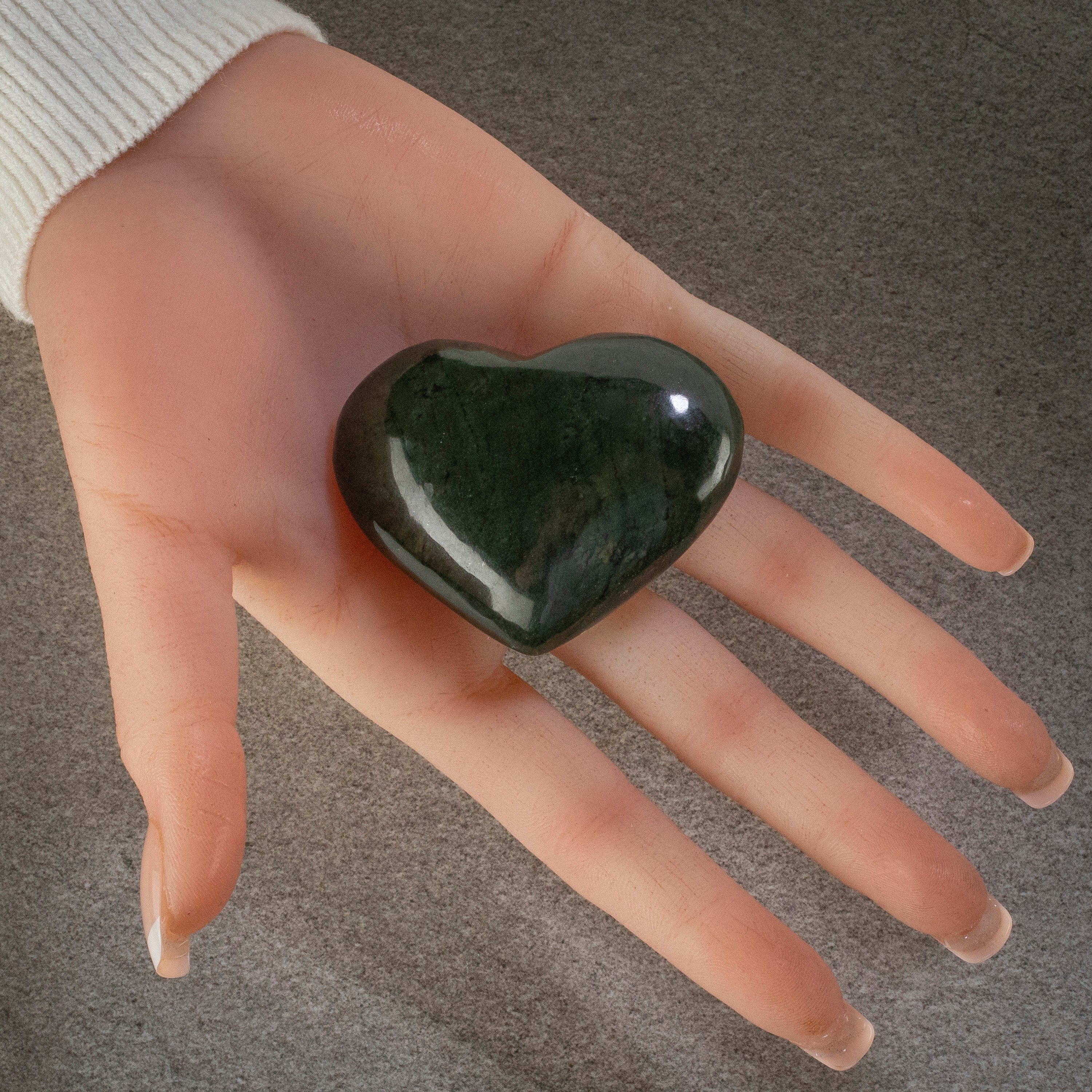 KALIFANO Nephrite Jade Nephrite Jade Gemstone Heart Carving GH140-NJ