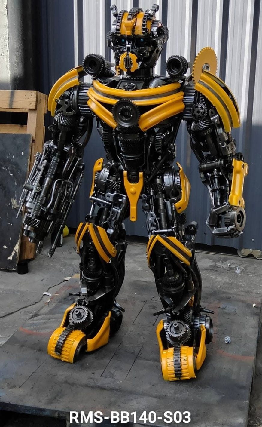 Kalifano Recycled Metal Art 55" Bumblebee Inspired Recycled Metal Art Sculpture RMS-BB140-S03