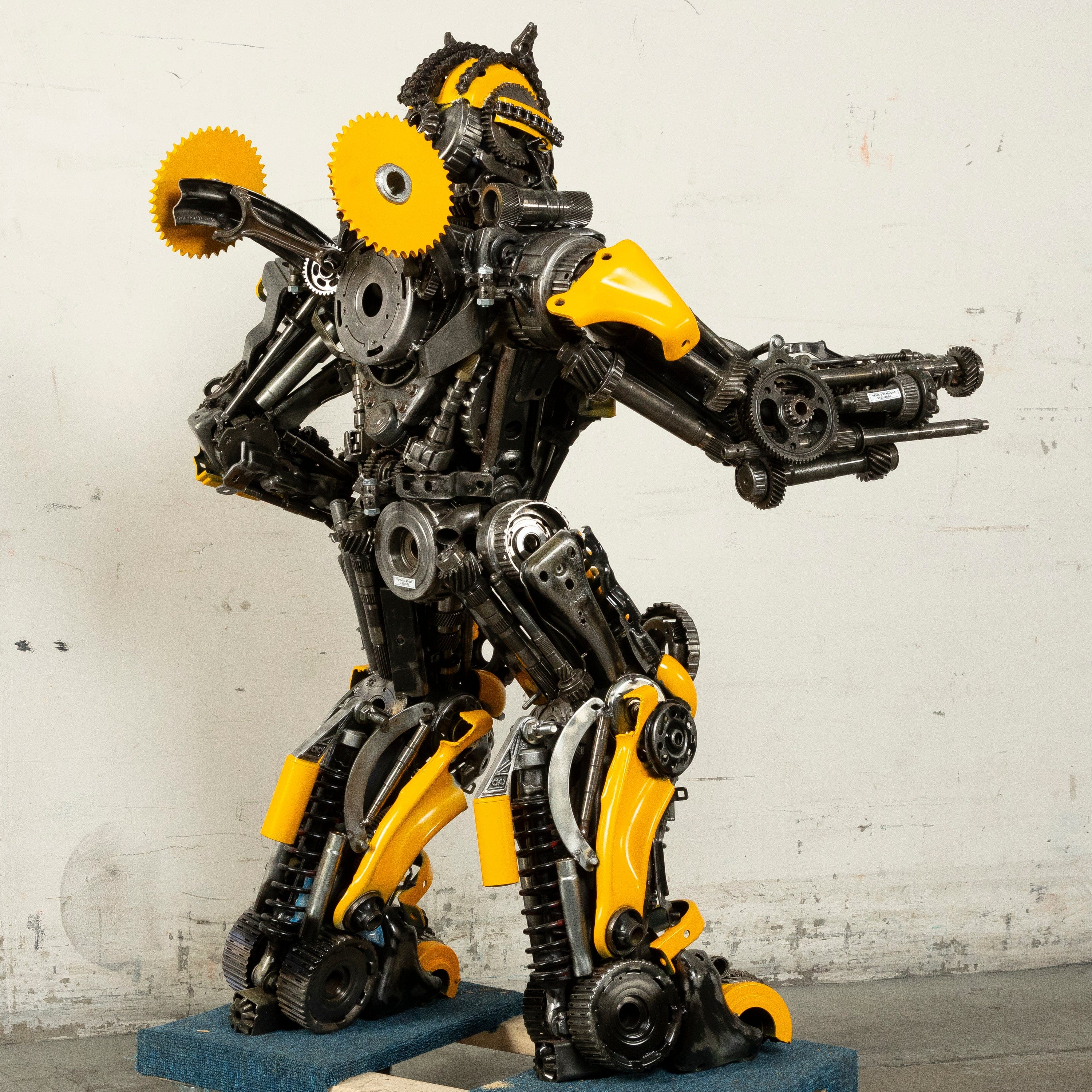 Kalifano Recycled Metal Art 55" Bumblebee Inspired Recycled Metal Art Sculpture RMS-BB140-S04