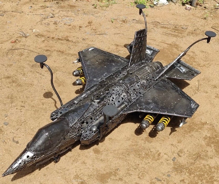 KALIFANO Recycled Metal Art Fighter Jet Airplane F-35 Inspired Recycled Metal Art Table RMS-F35T-N
