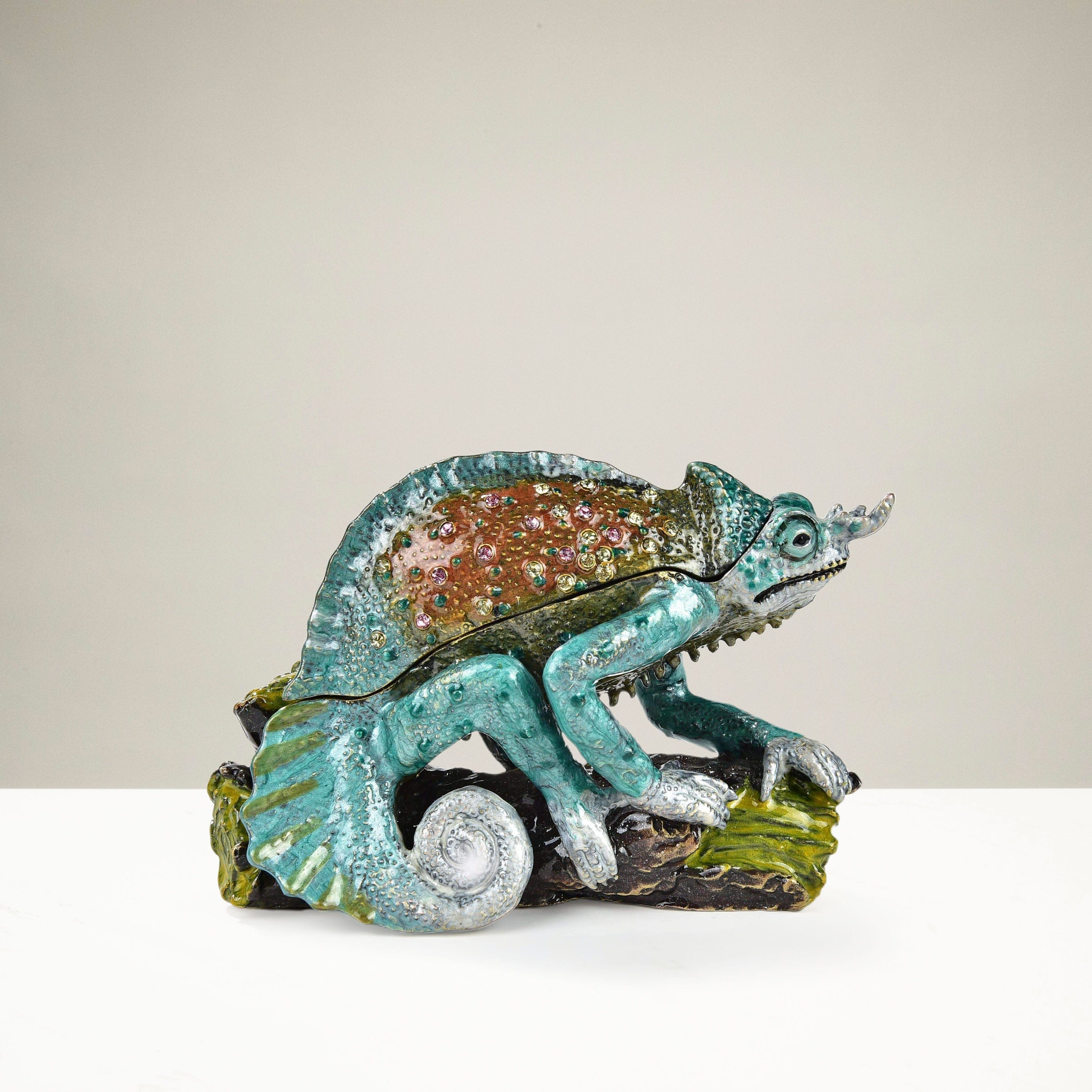 Kalifano Vanity Figurine Vanity Chameleon Figurine Keepsake Box made with Crystals SVA-052