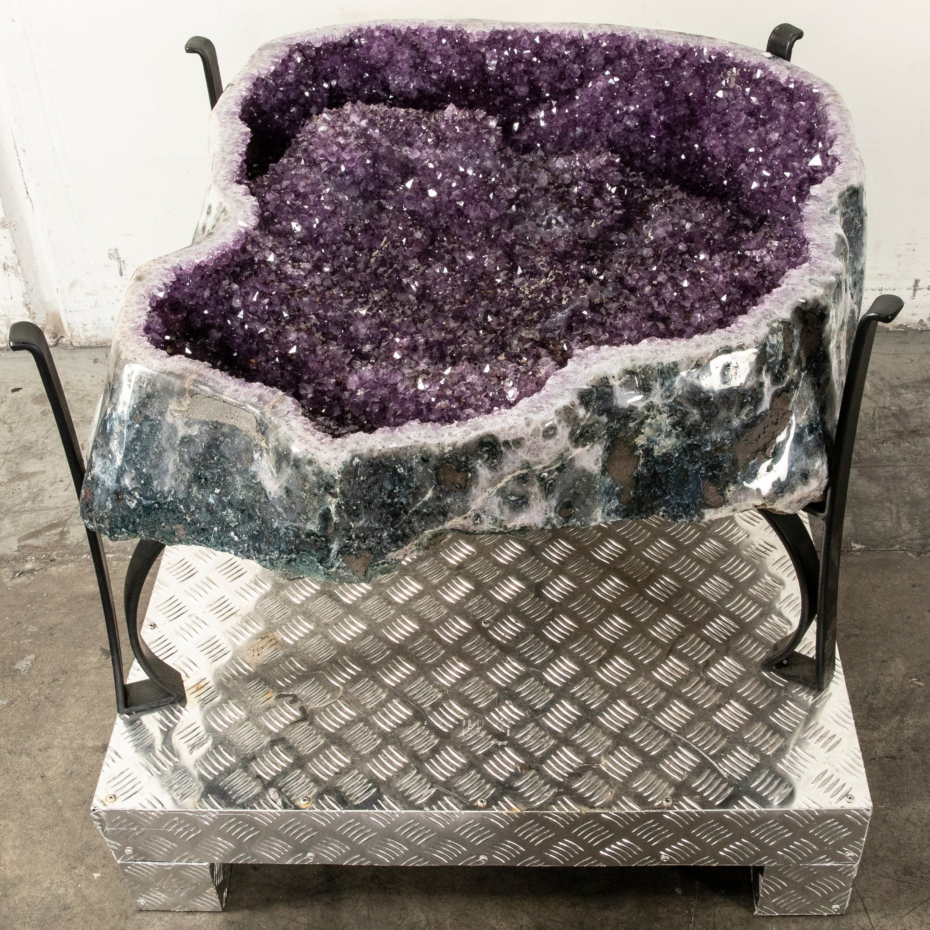 Kalifano Amethyst Amethyst Geode - 19 in. / 490 lbs BAG78000.003